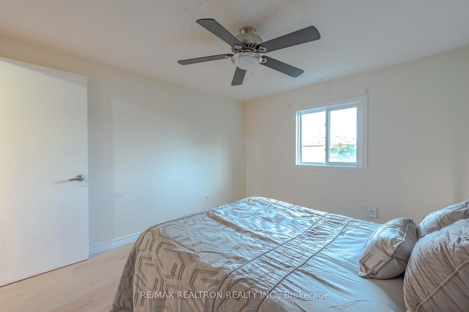 95 Chalmers Crescent photo 26