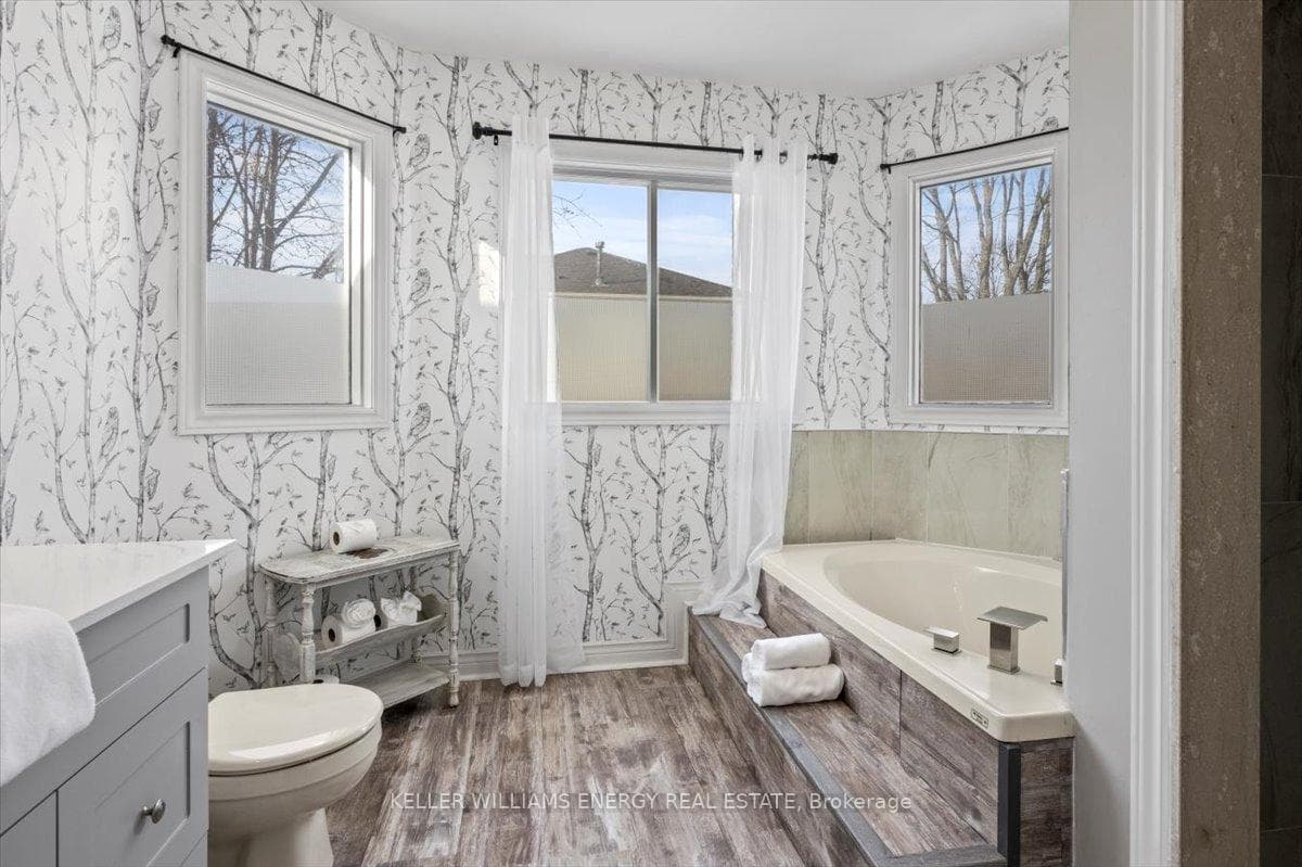 2 Resnik Drive photo 15
