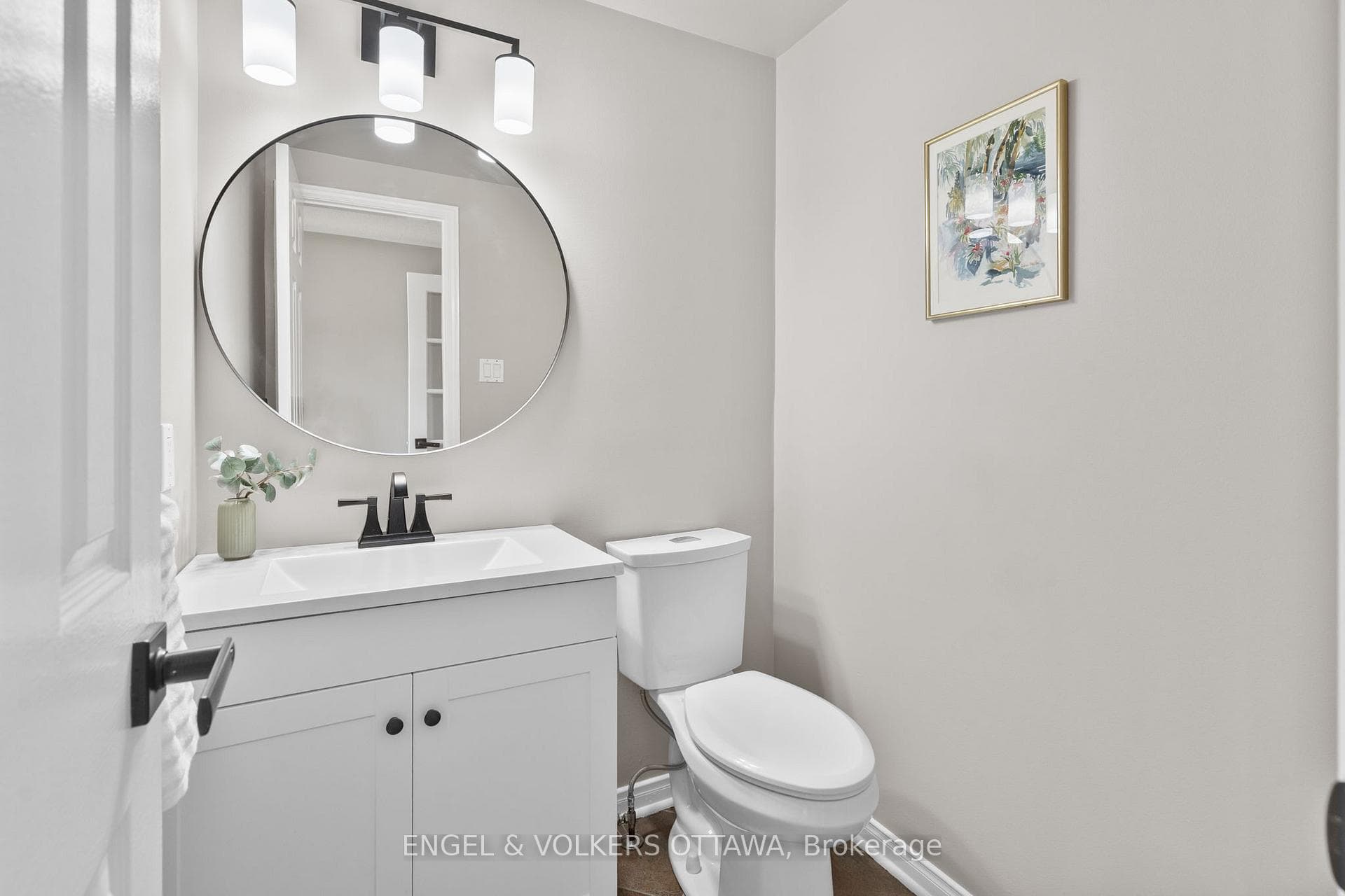 45 Townsend Drive photo 4