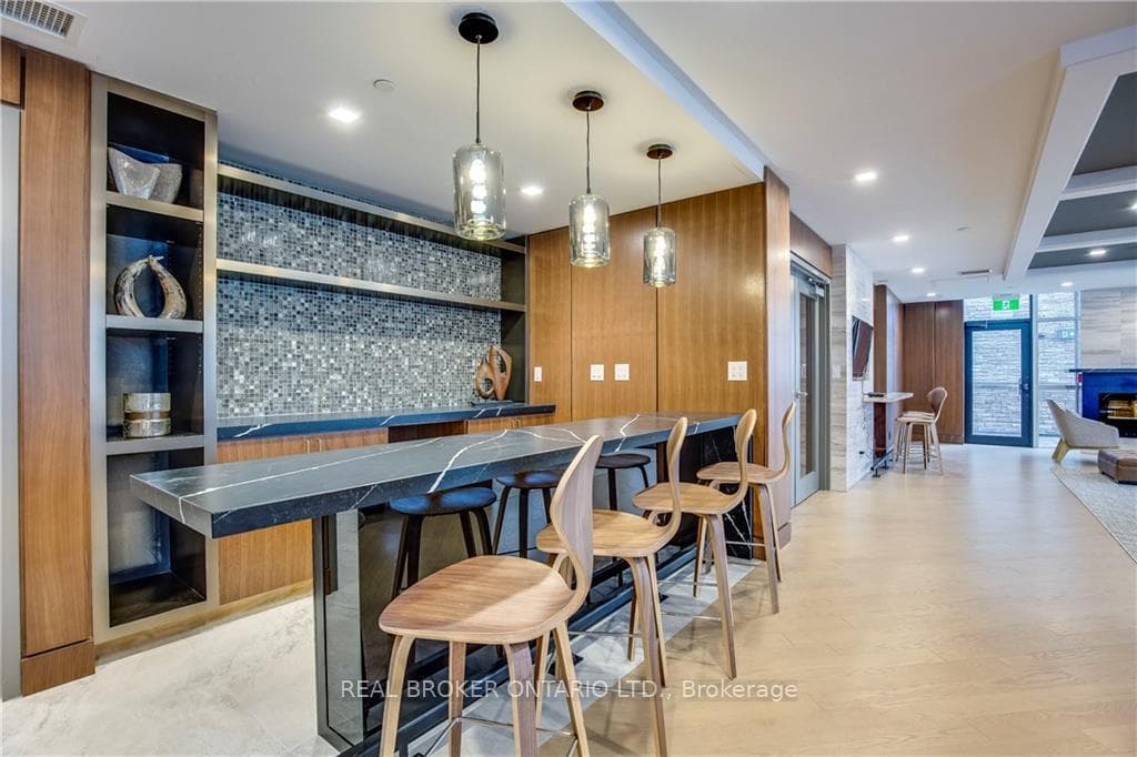 1575 Lakeshore Road Unit 161 photo 28