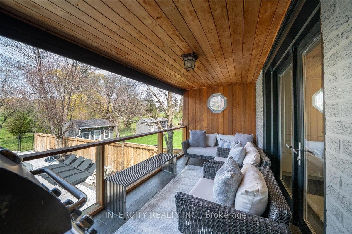 61 Golfwood Heights photo 17