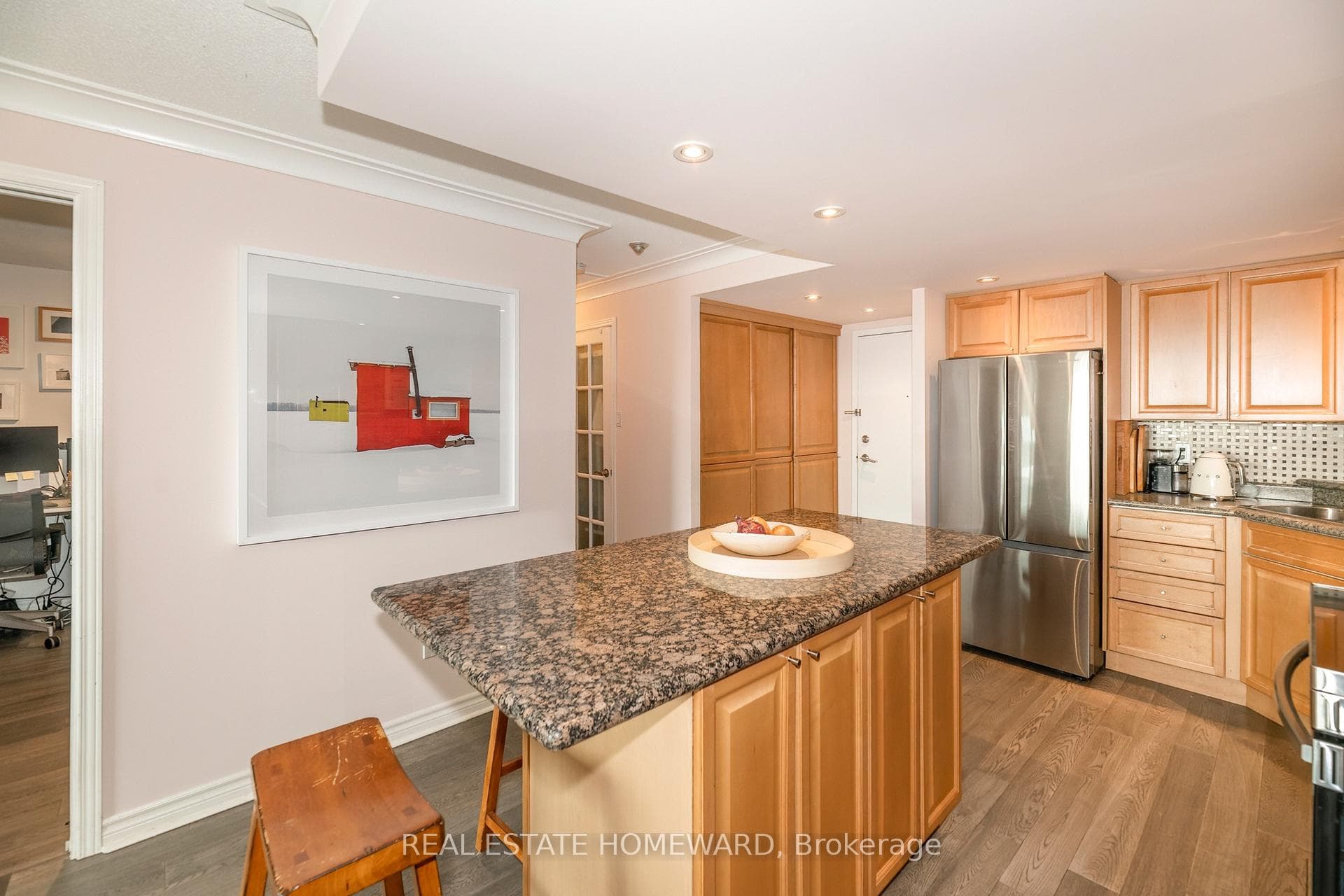 77 Maitland Place Unit 615 photo 6