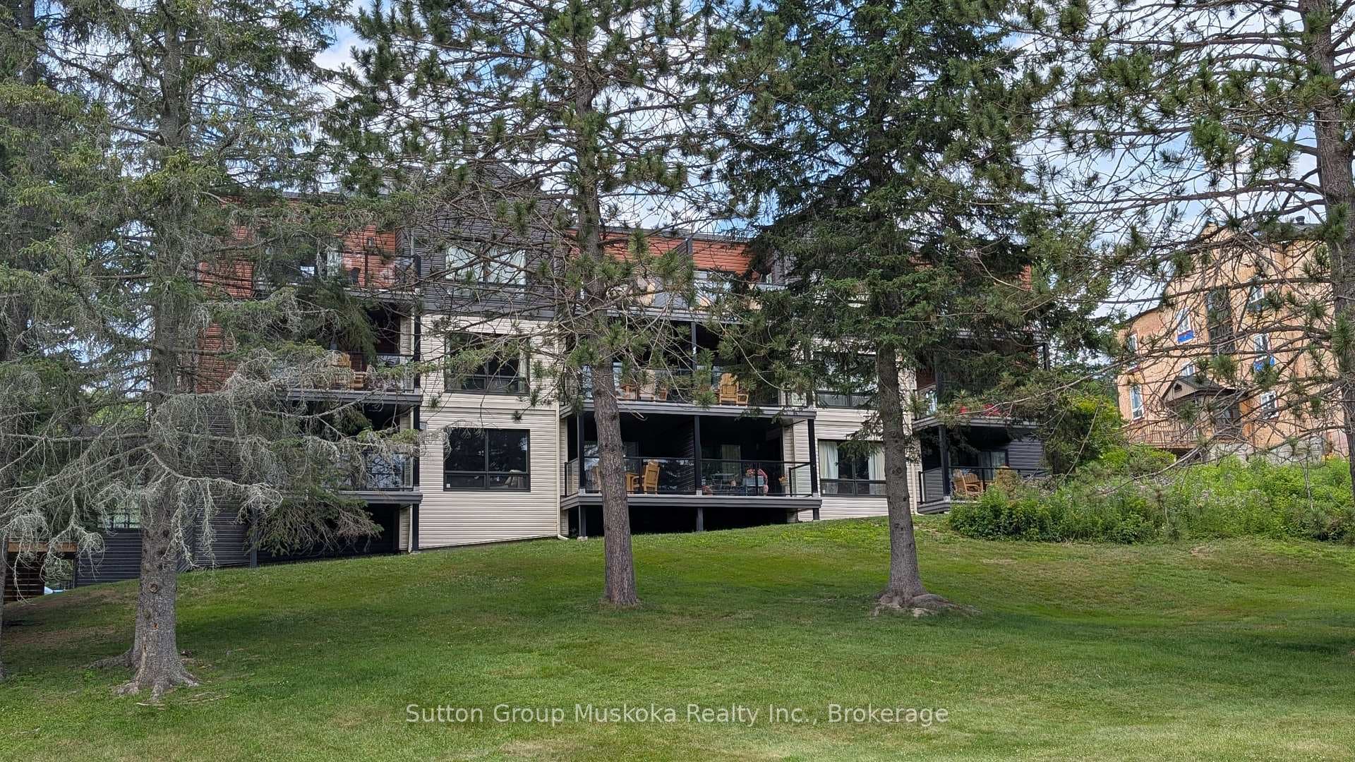 52-205 Deerhurst Drive photo 1