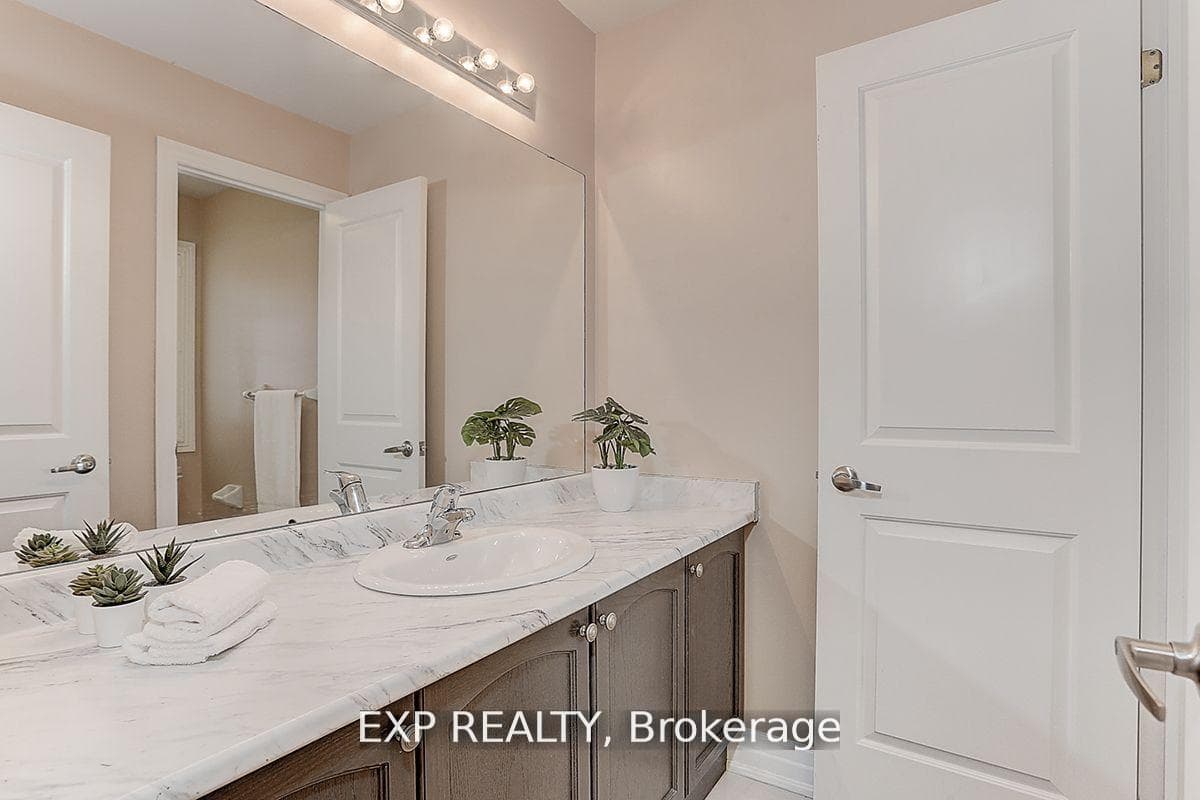 87 Thornlodge Drive photo 27