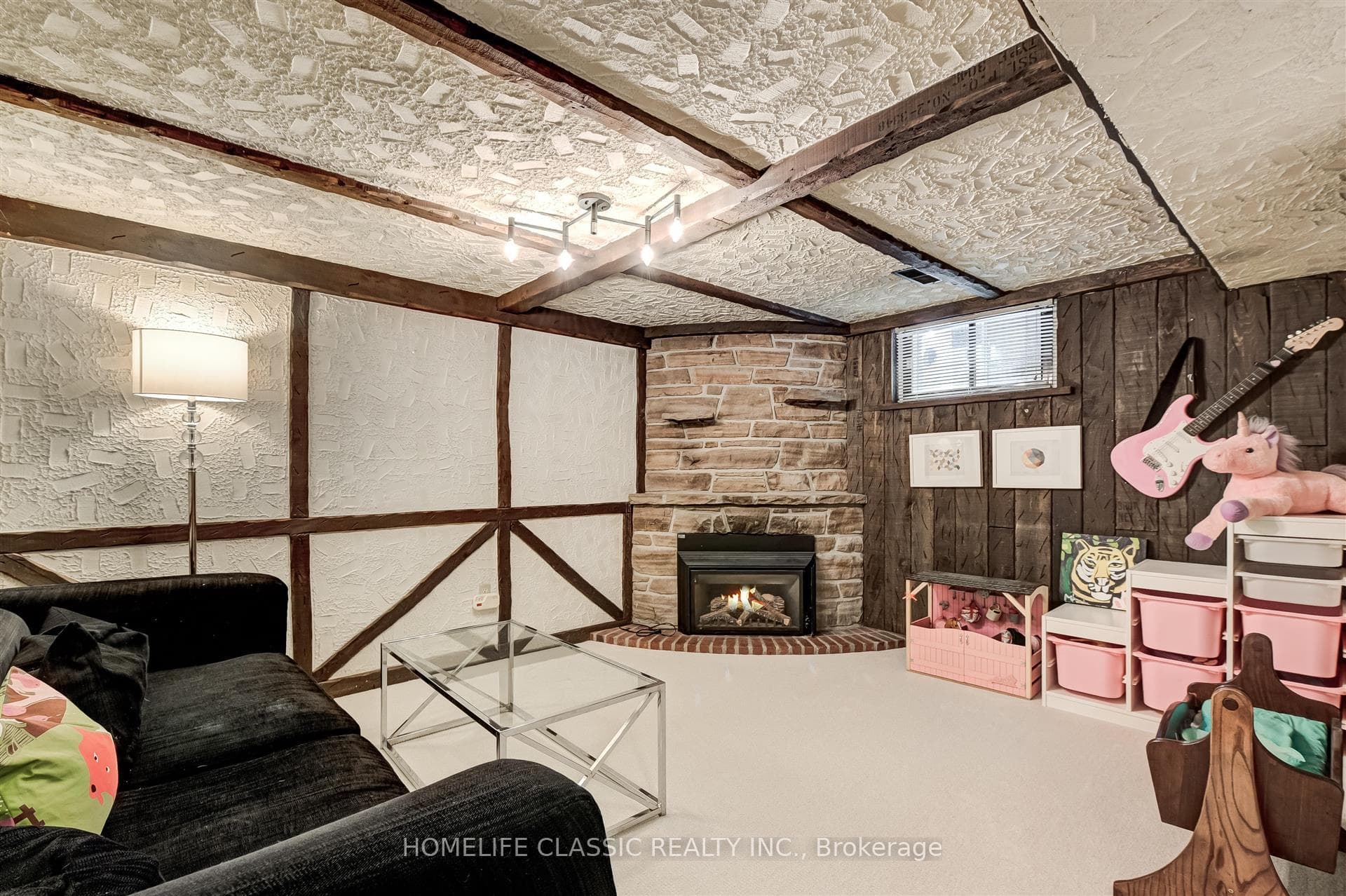 12 Rosalind Crescent photo 22