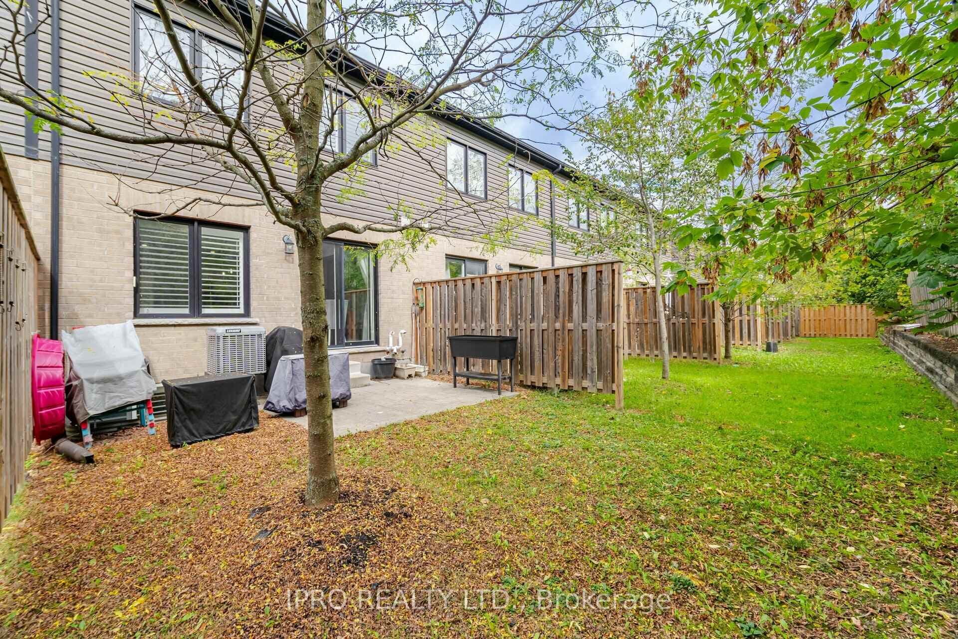 10 Vaughan Street Unit 8 photo 33