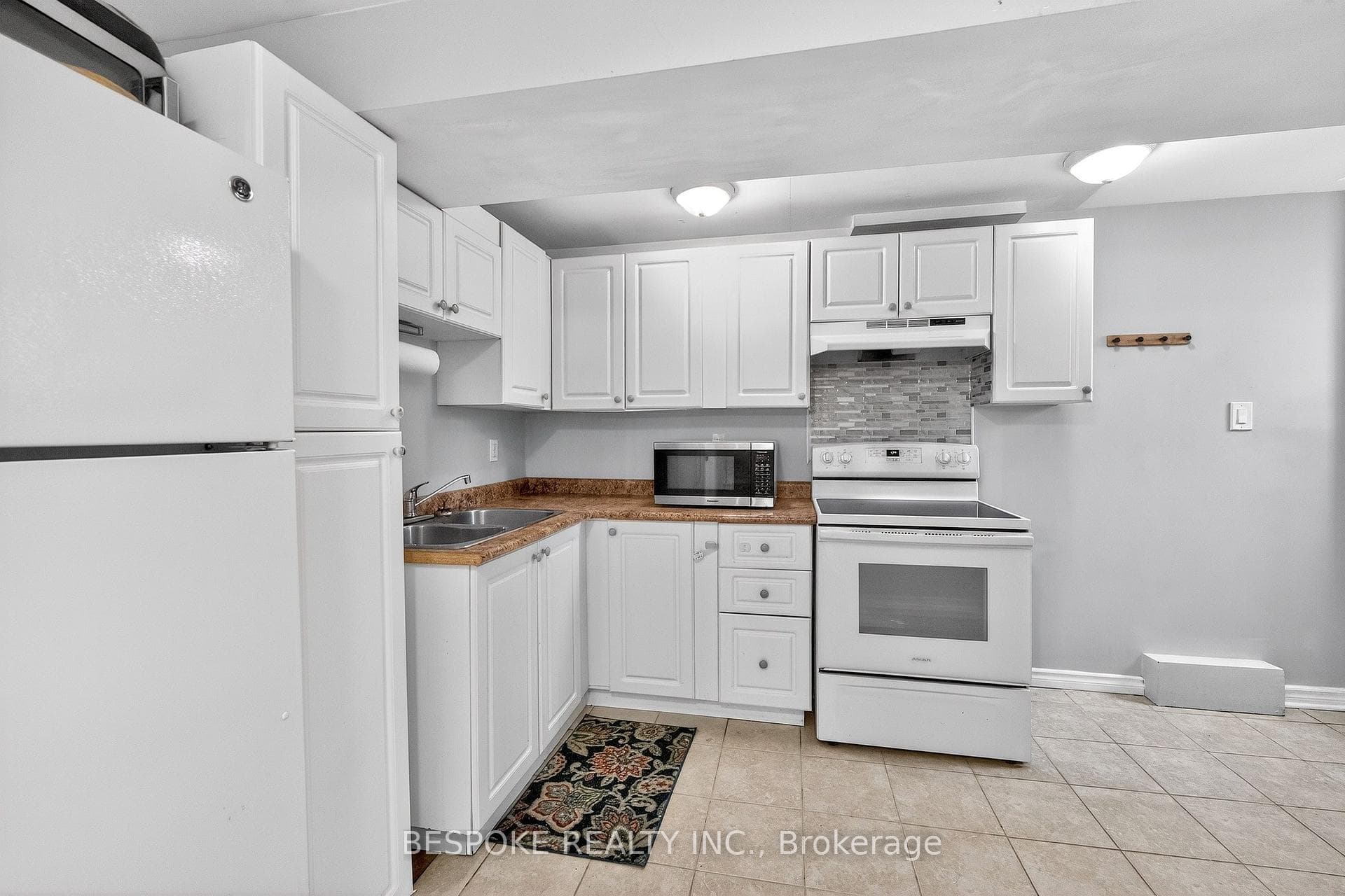 1206 Wadebridge Crescent photo 40