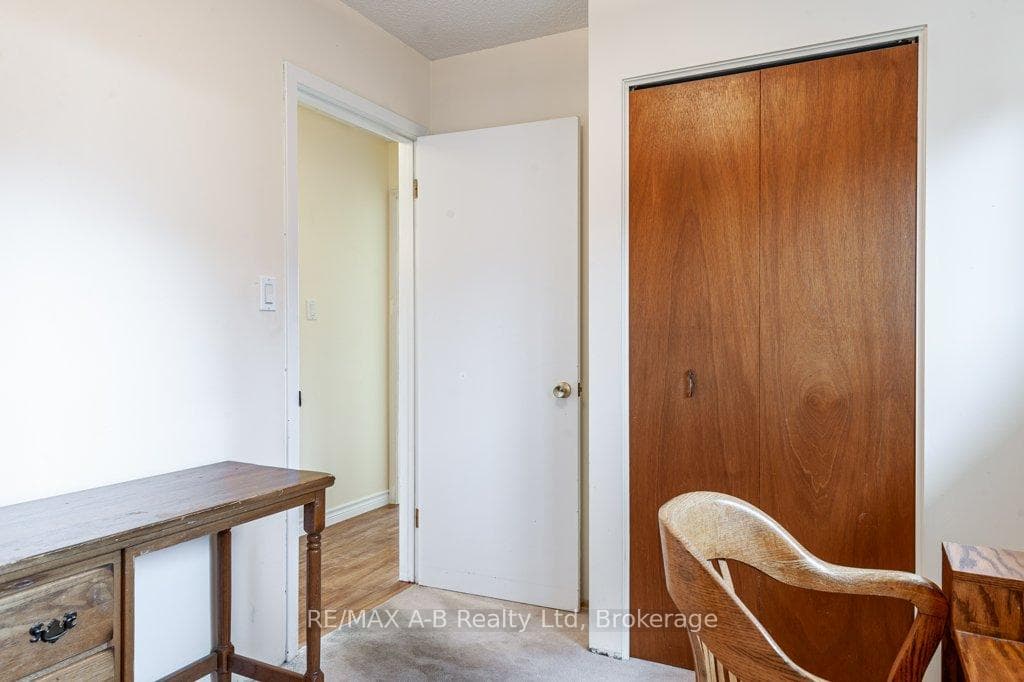 360 Maple Avenue photo 24