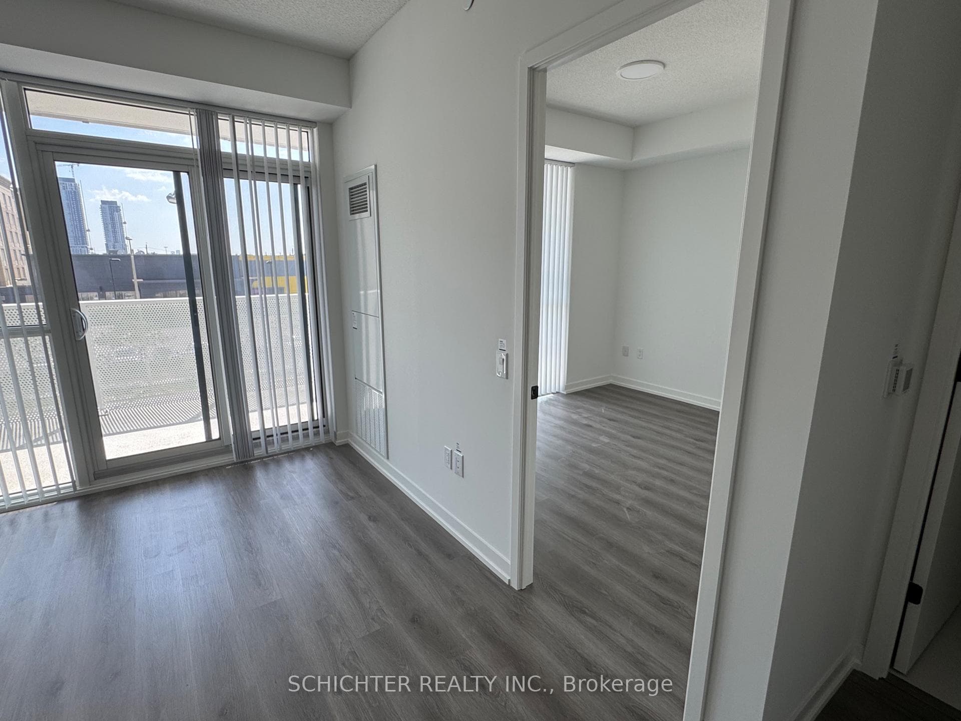 28 Interchange Way Unit 312 photo 8