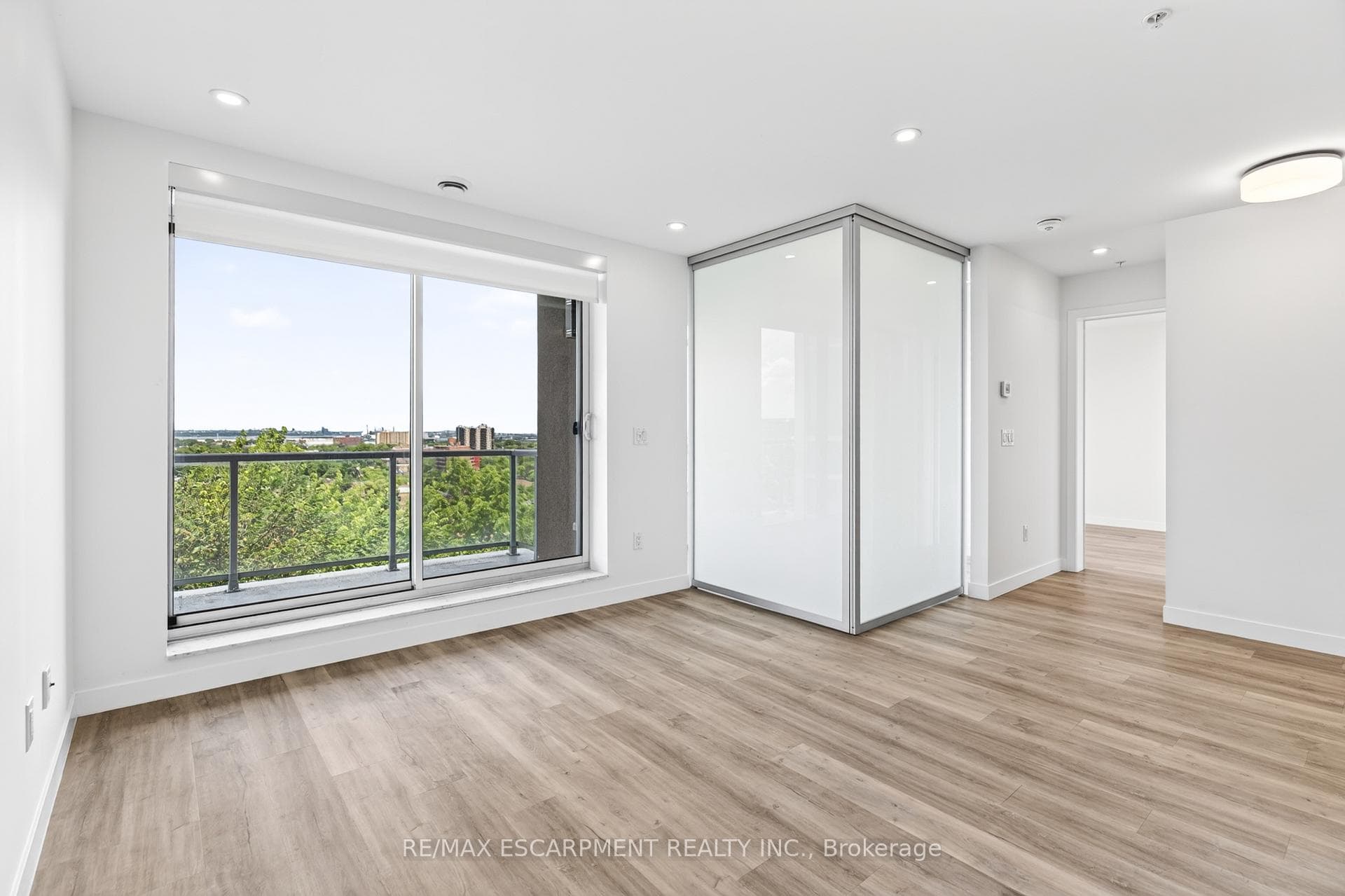 479 Charlton Avenue Unit 506 photo 18