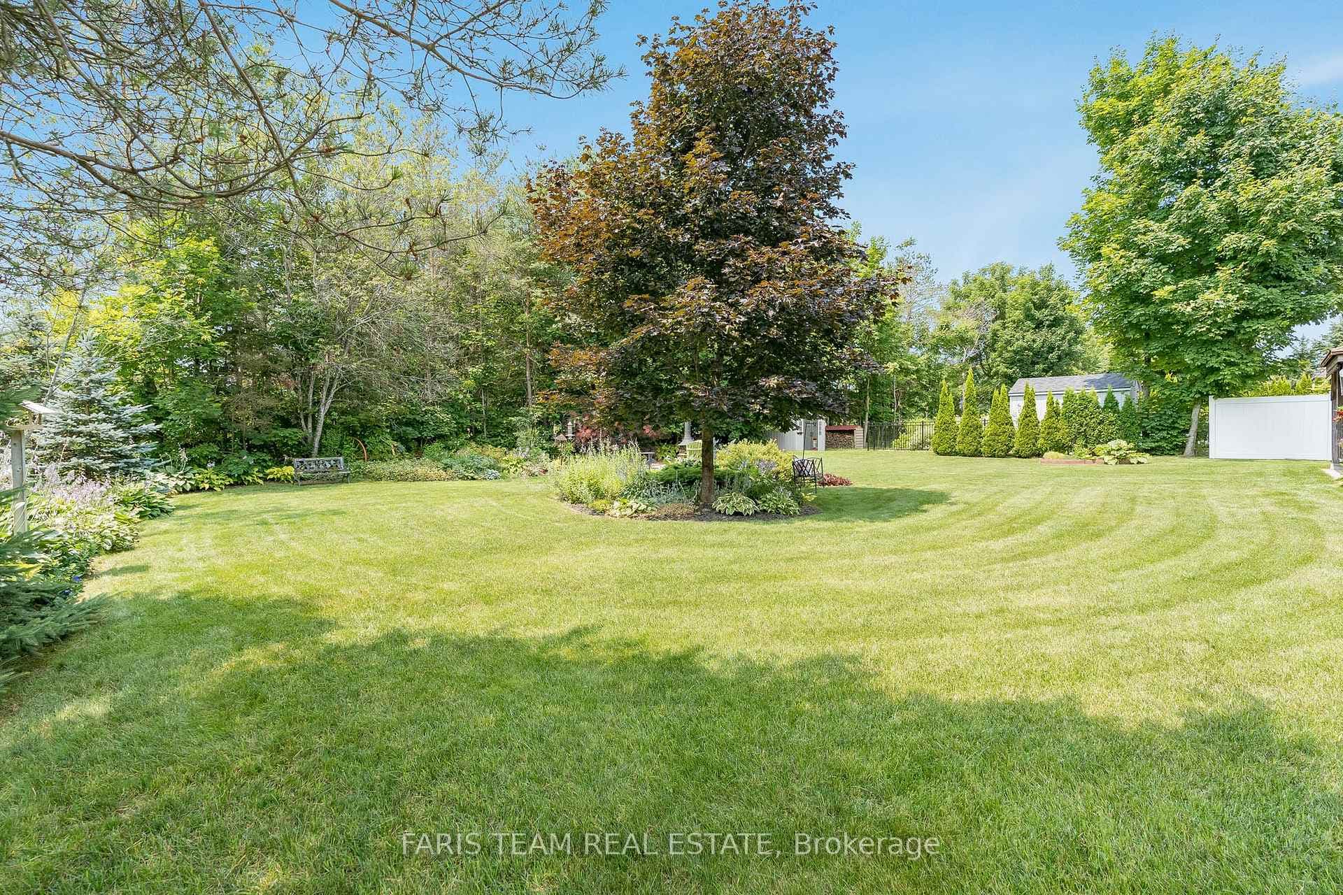 14 Bridle Path photo 32