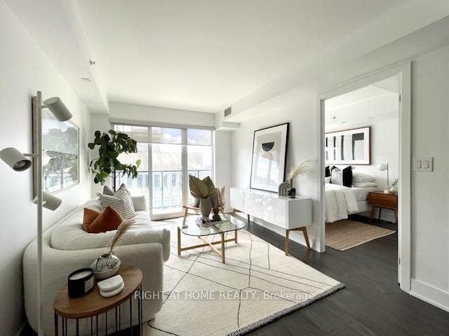 955 Bay Street Unit 2213 photo 16