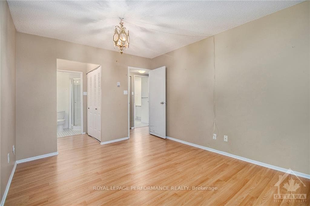 2760 CAROUSEL Crescent Unit 204 photo 10