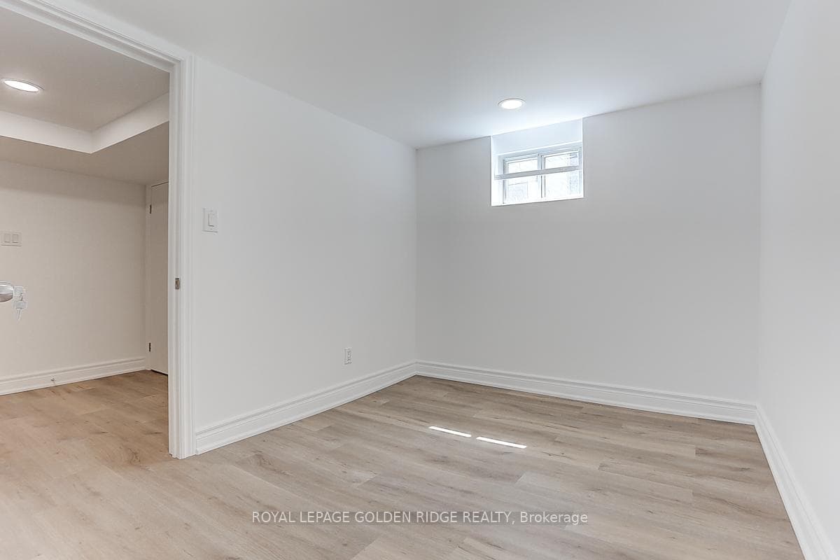 21 Lyndale Drive photo 50
