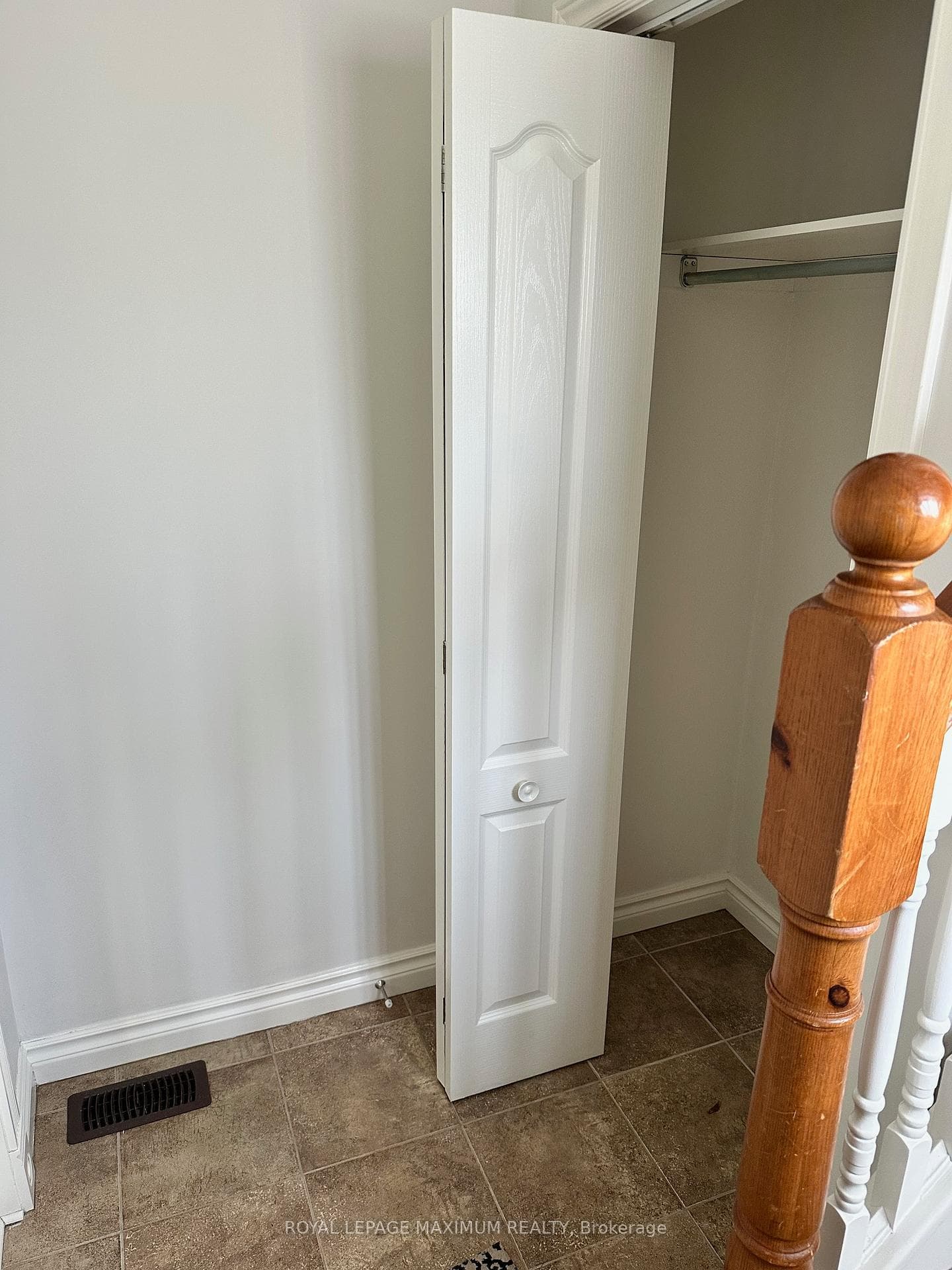 127 Innisfil Street Unit 1 photo 5