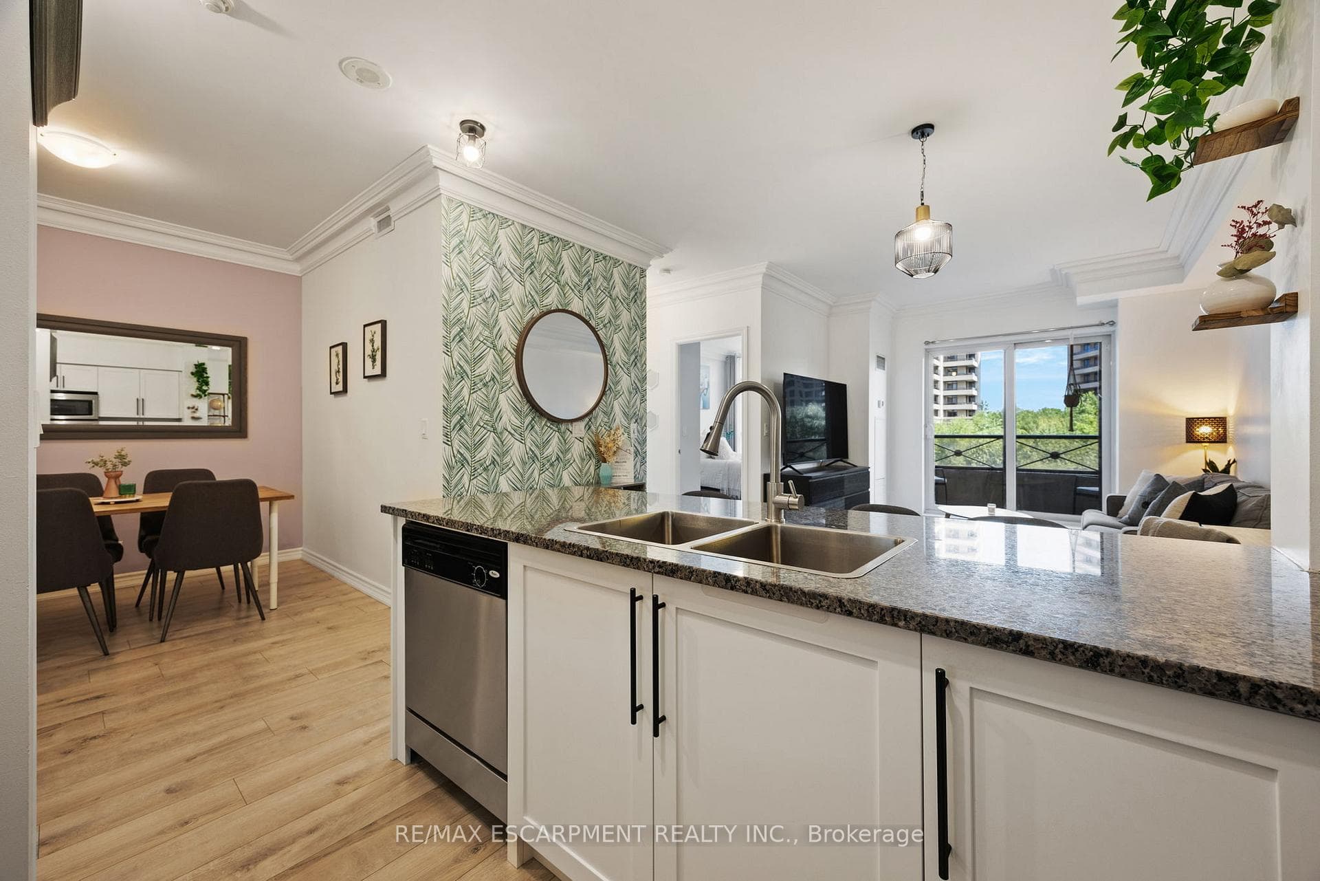 9225 Jane Street Unit 206 photo 7