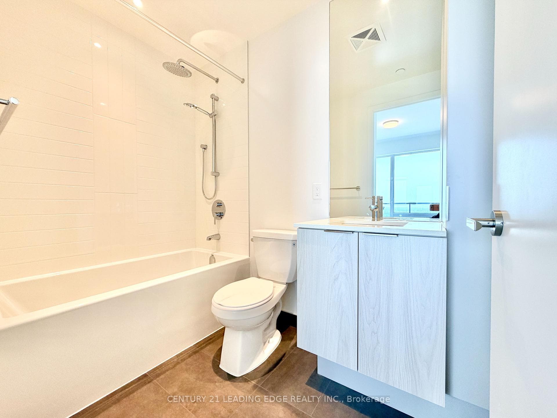 Primary Ensuite Bath