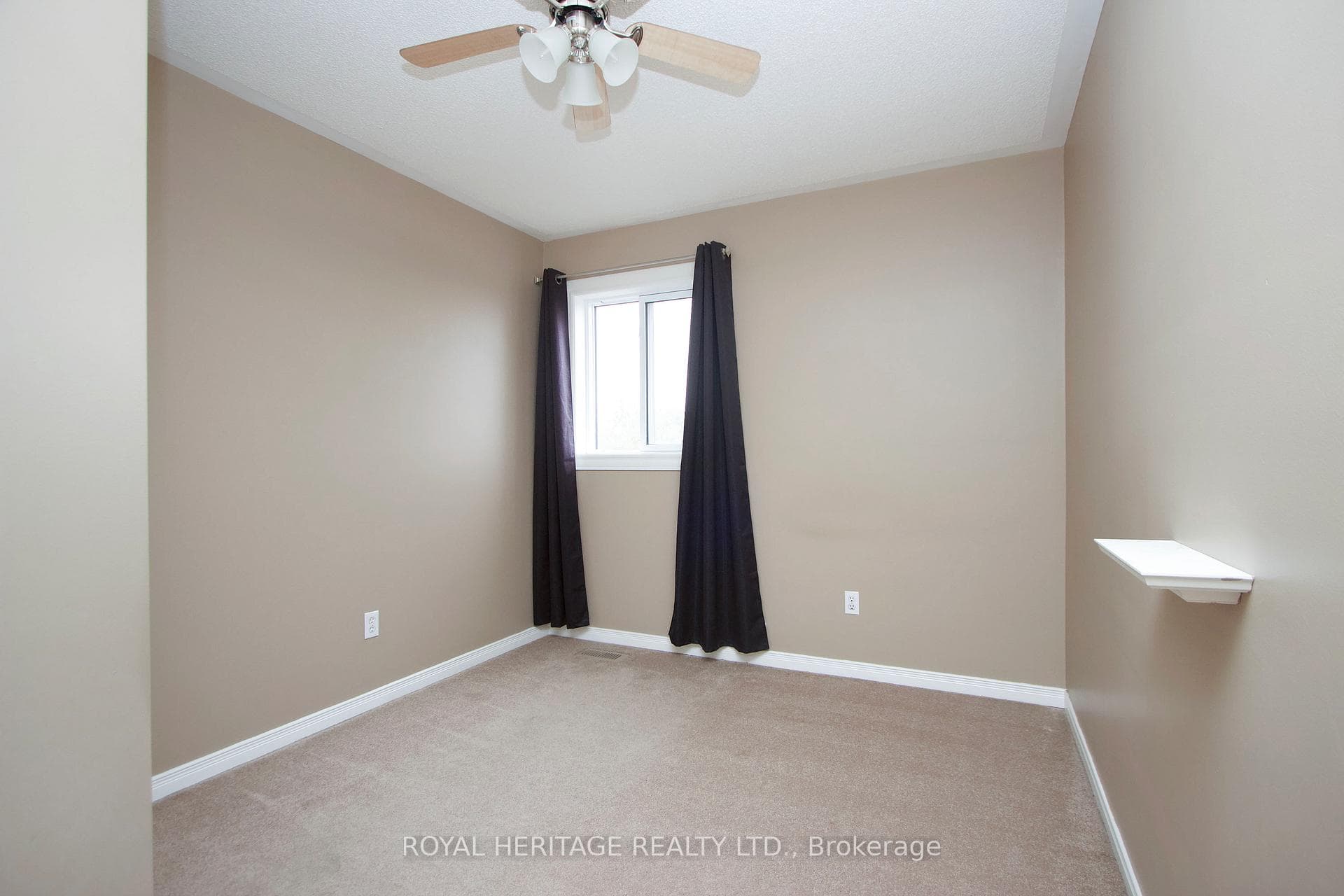 92 Booth Crescent photo 16