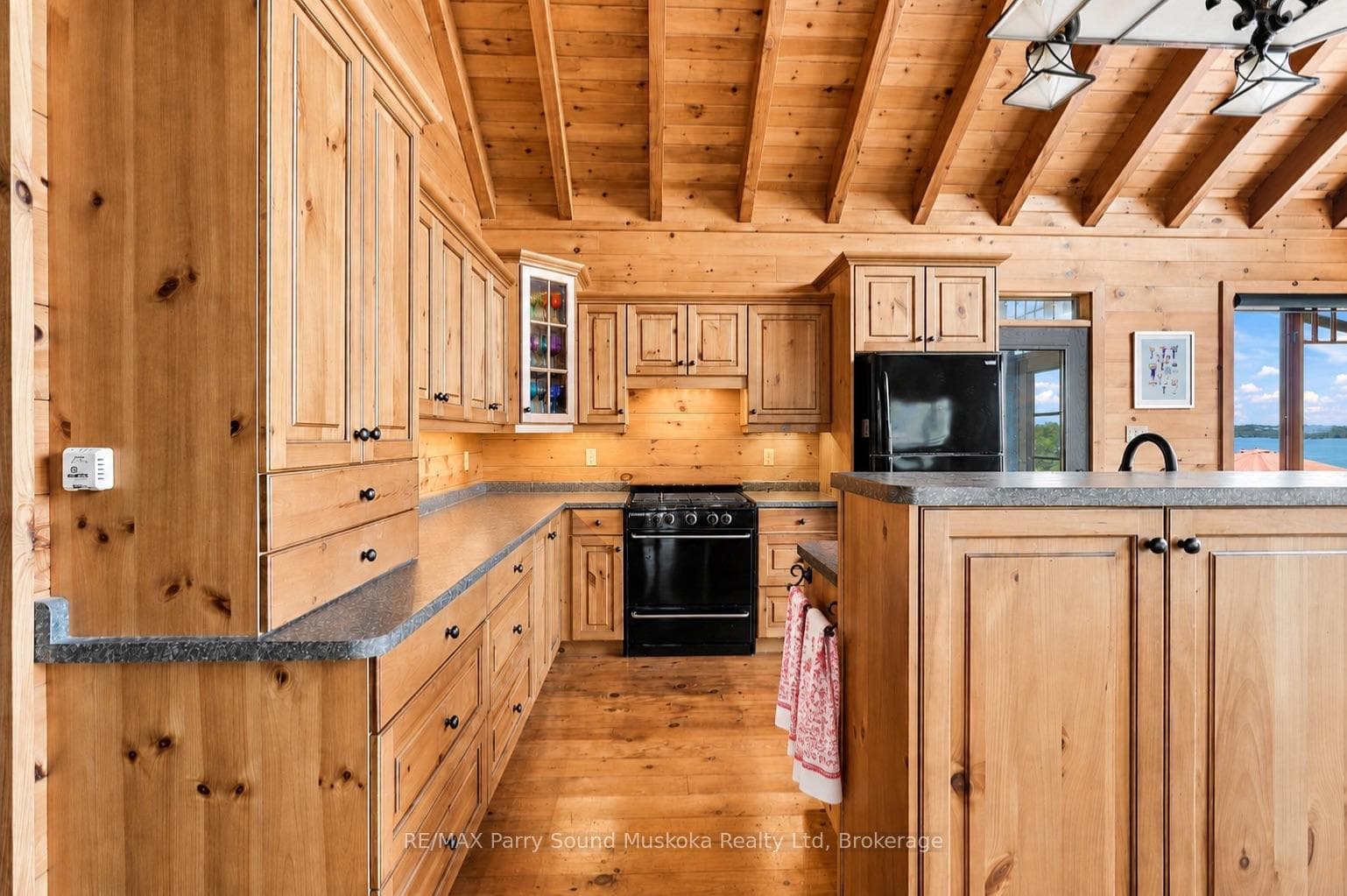 43 15C Island photo 8
