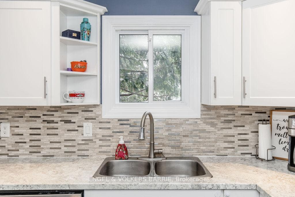 101 Hadden Crescent photo 6