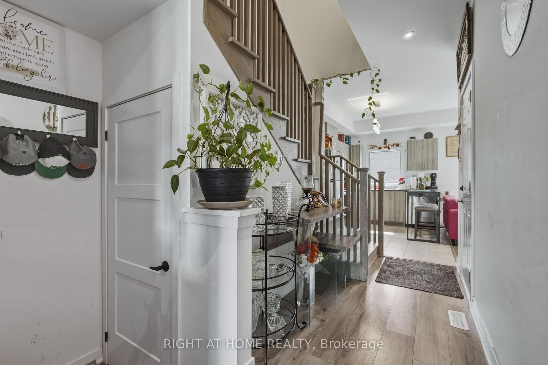 15 Hay Lane photo 6
