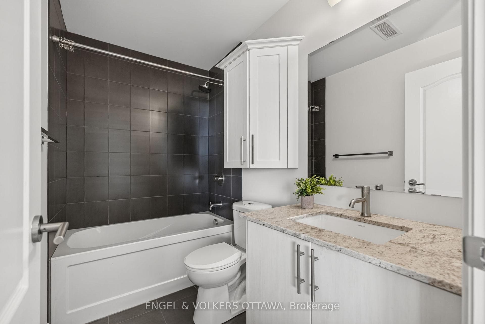 1035 Bank Street Unit 1501 photo 24