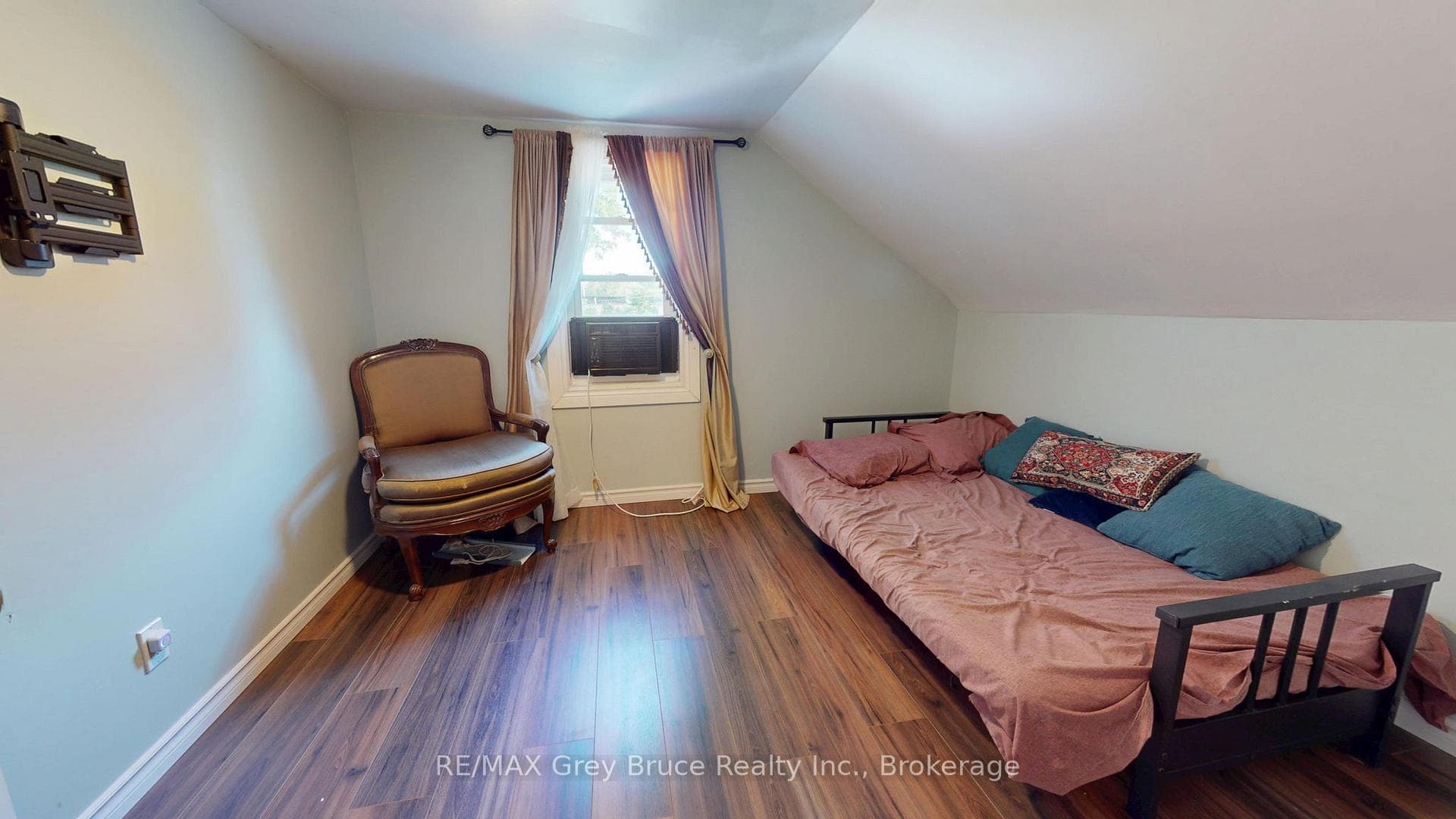 2nd Floor bedroom #1