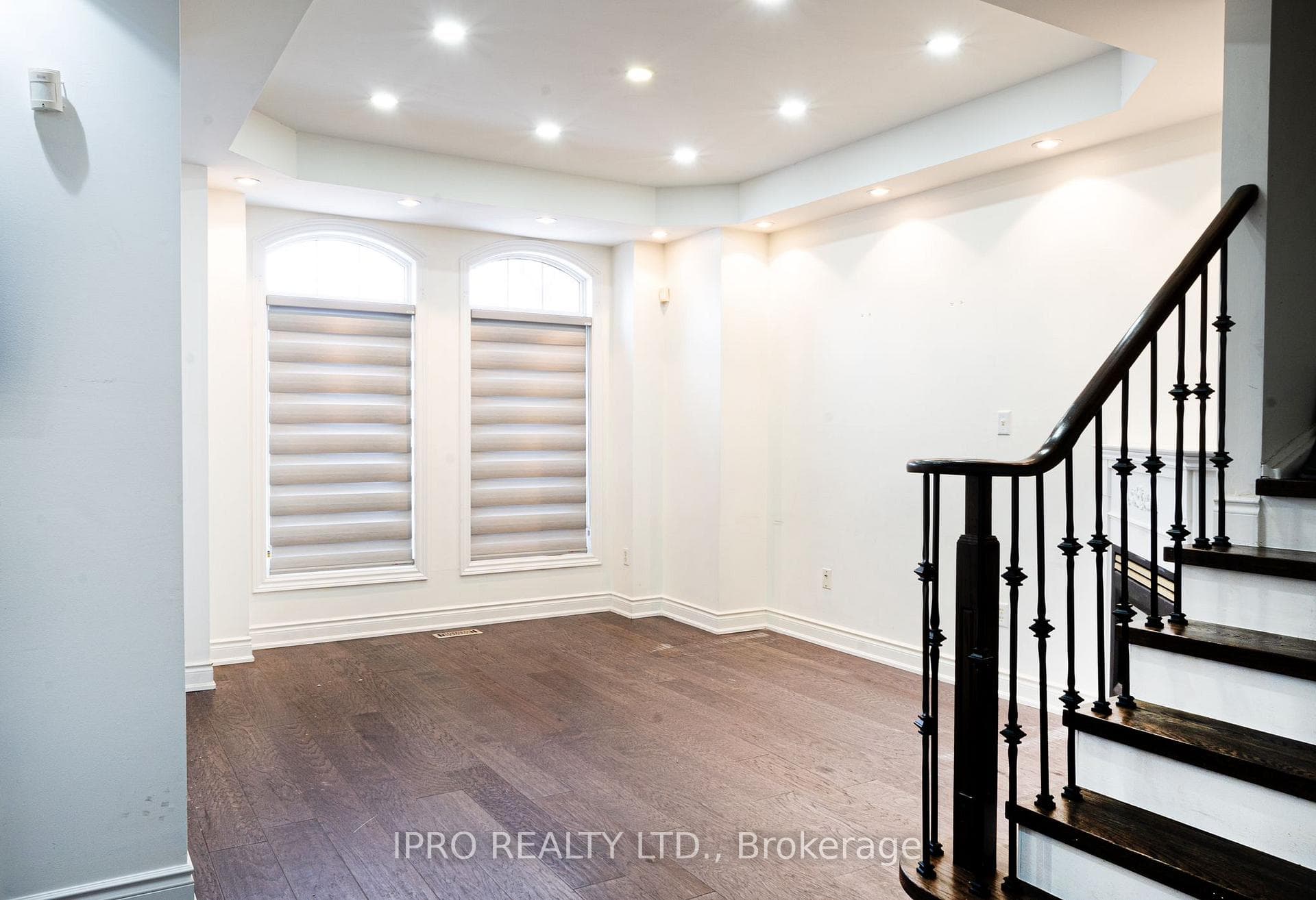 238 Glenashton Drive photo 4