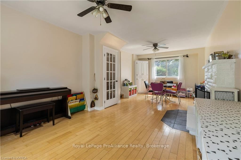 277 WELBORNE Avenue photo 23