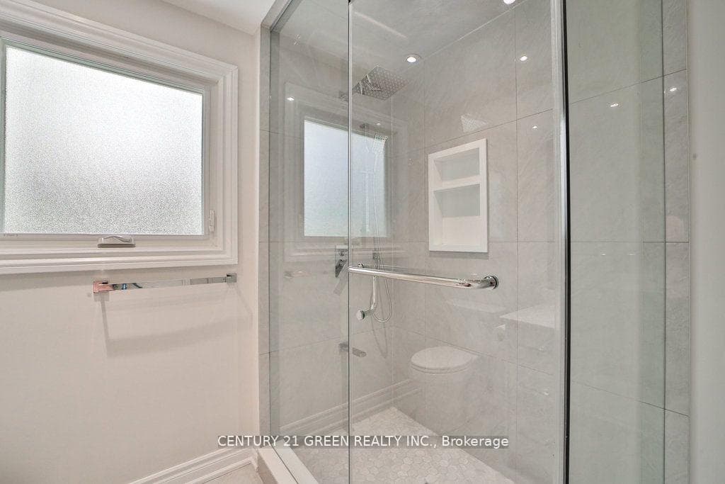 25 Ferrah Street photo 20