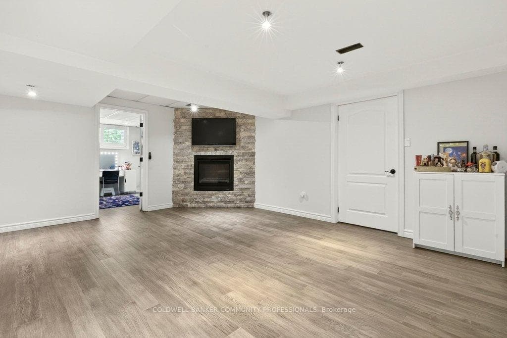 478 Glancaster Road photo 19