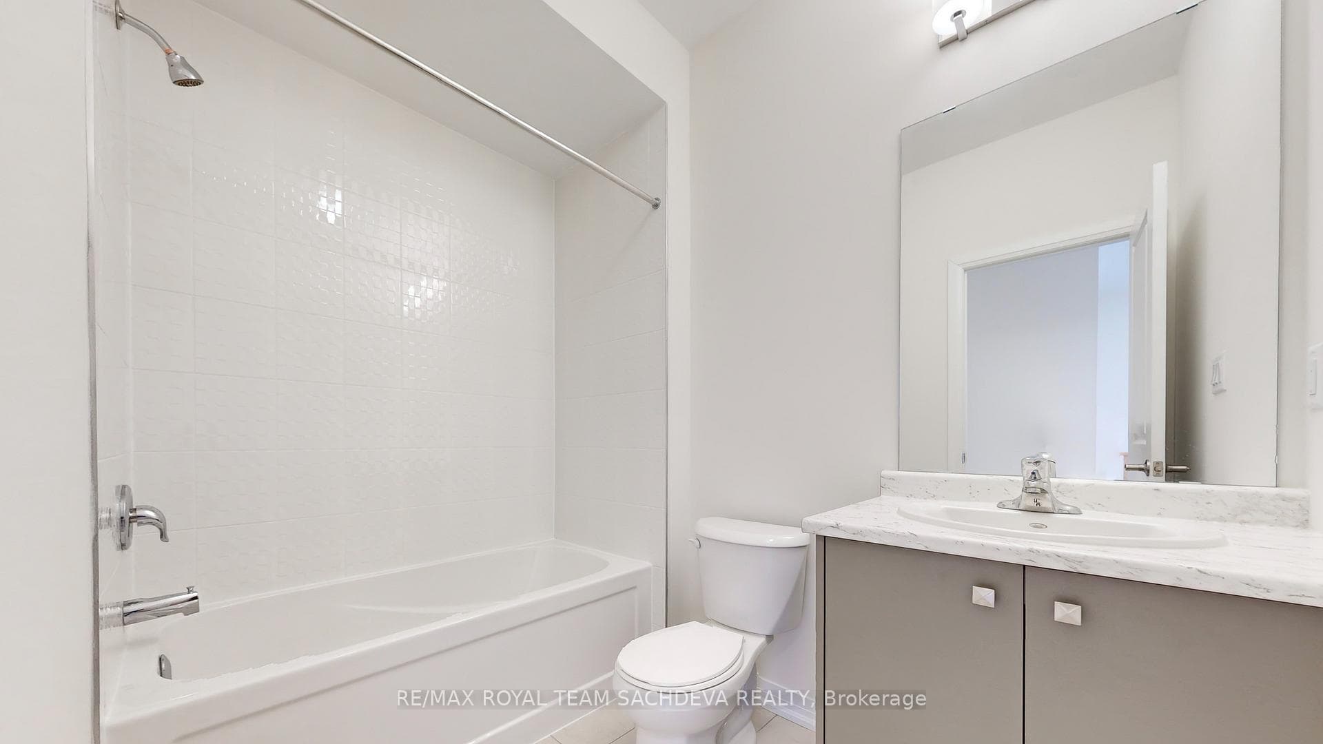 2930 Nakina Street photo 26