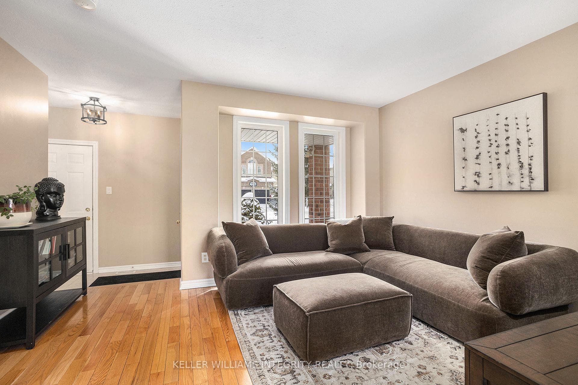 16 Woliston Crescent photo 3