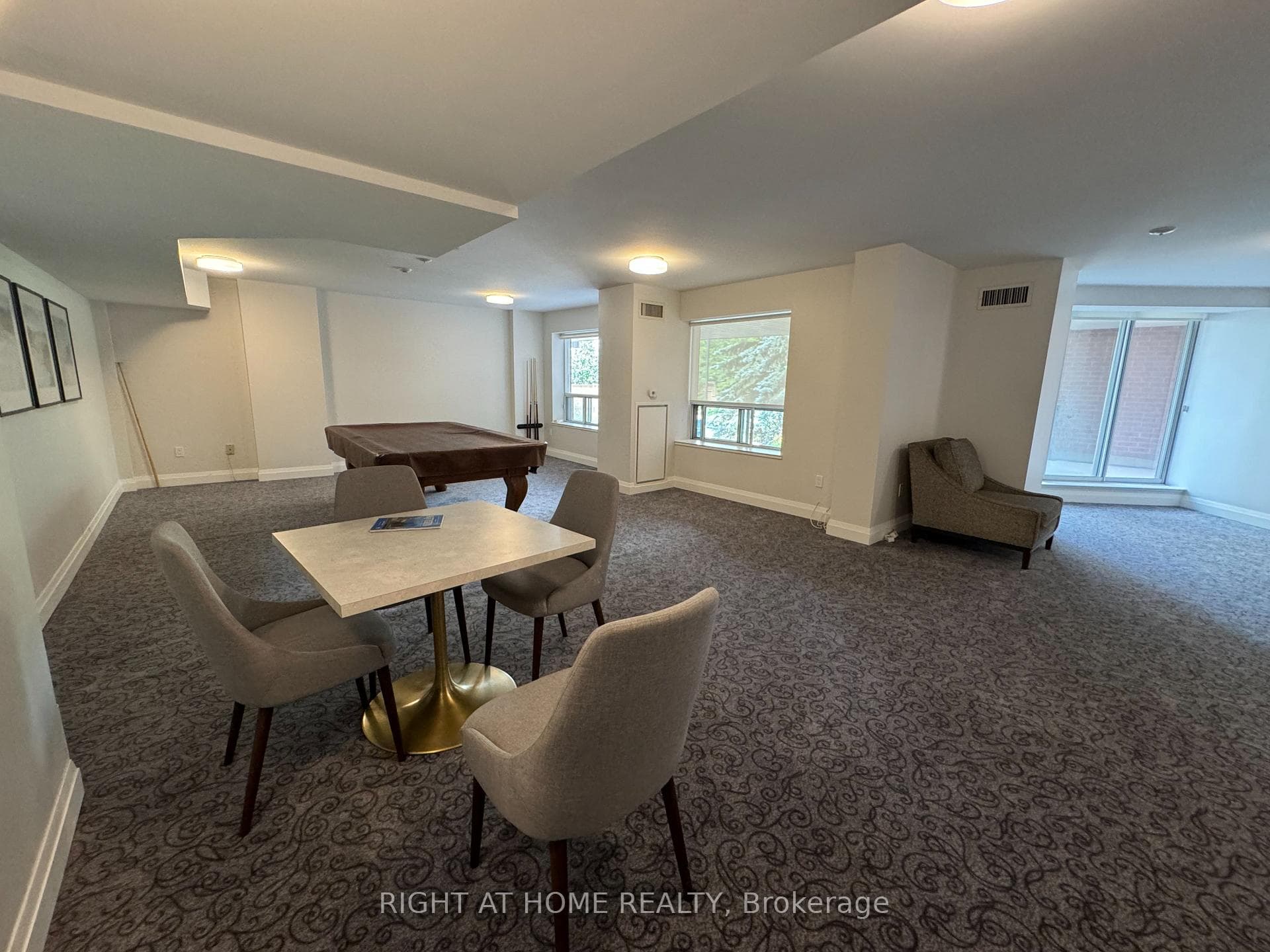 300 Balliol Street Unit 810 photo 28