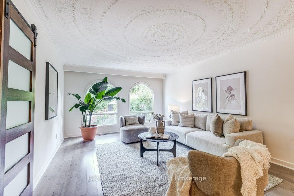10 Sunnylea Avenue photo 3