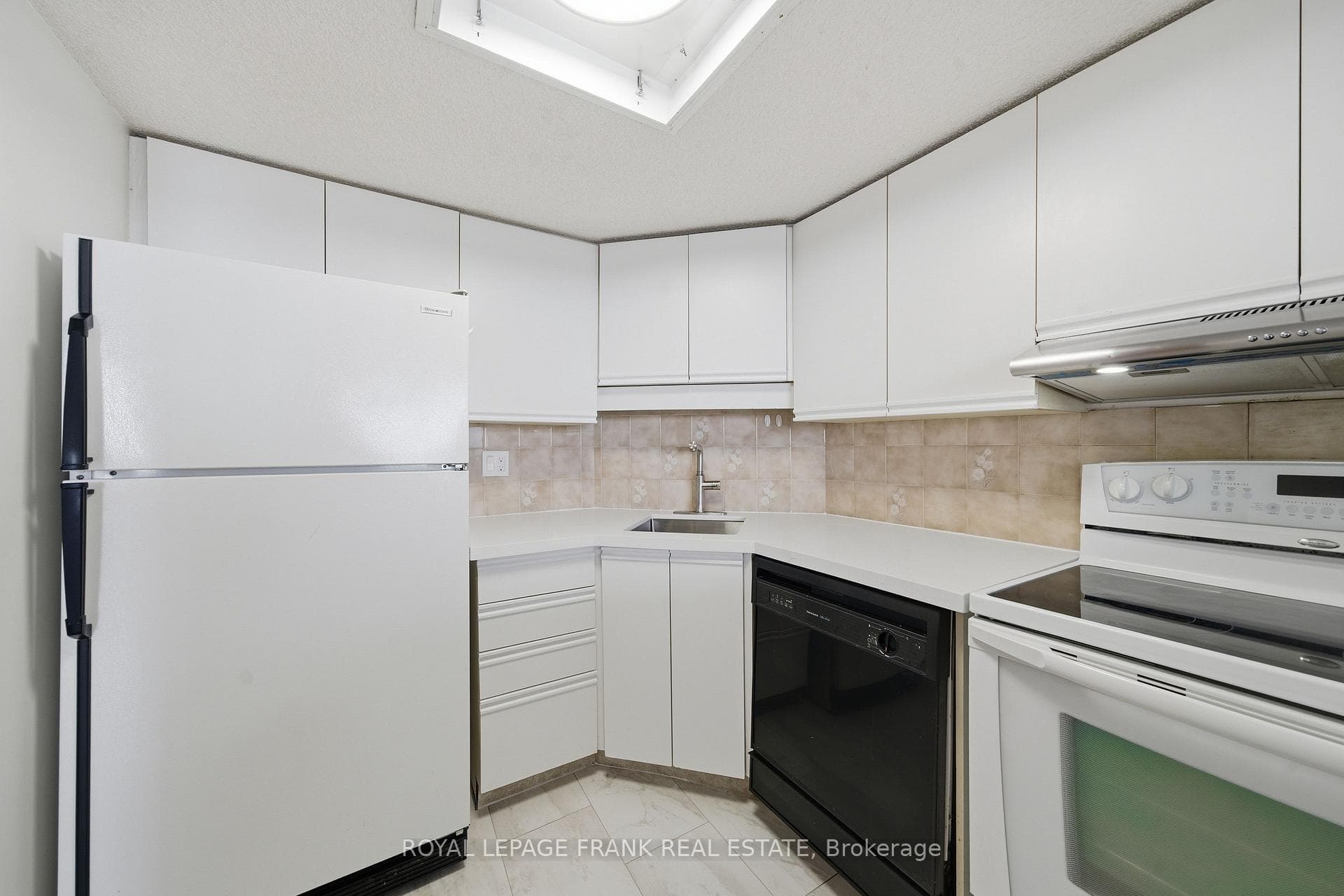 150 Alton Towers Circle Unit 908 photo 7