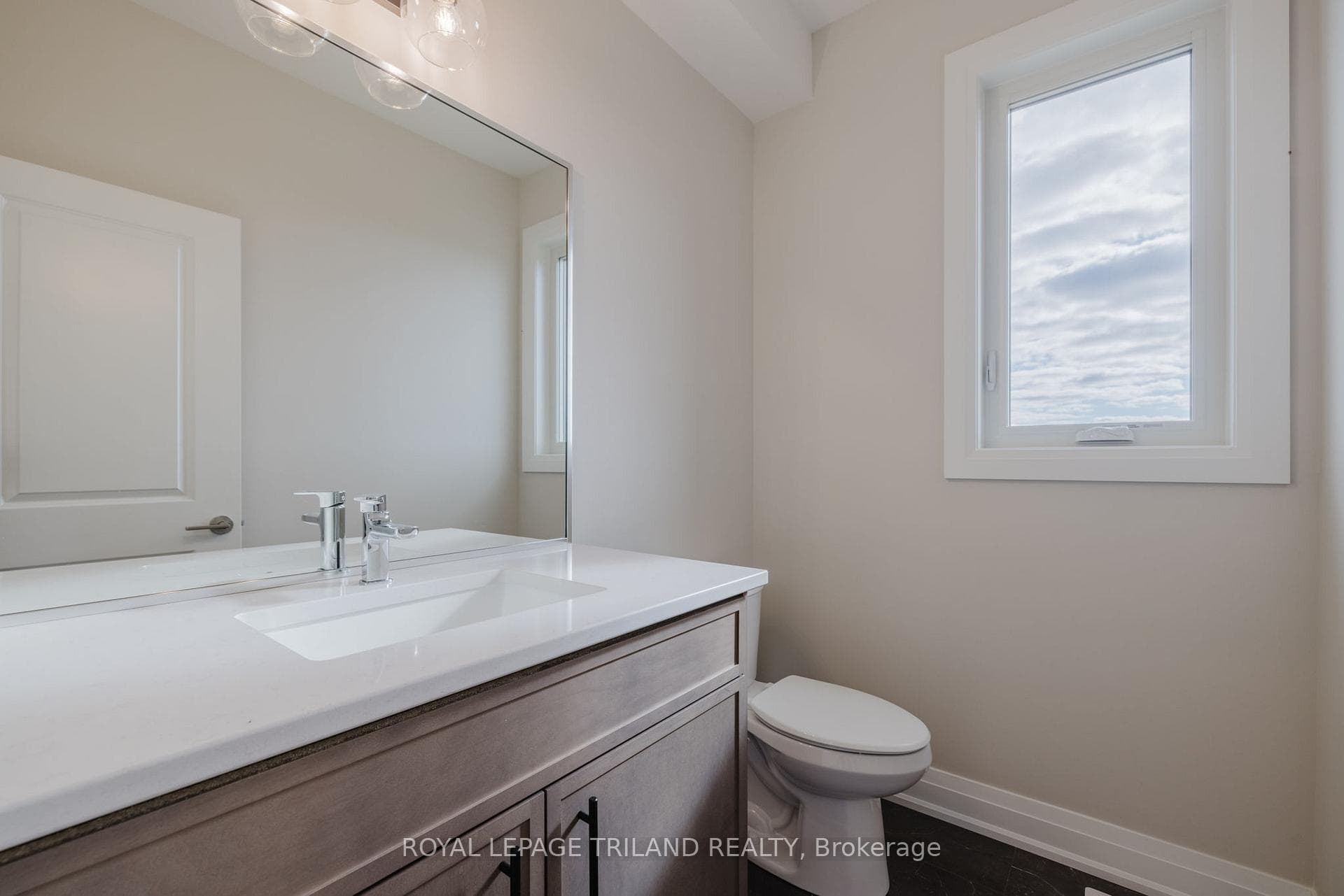 8 Allister Drive photo 8