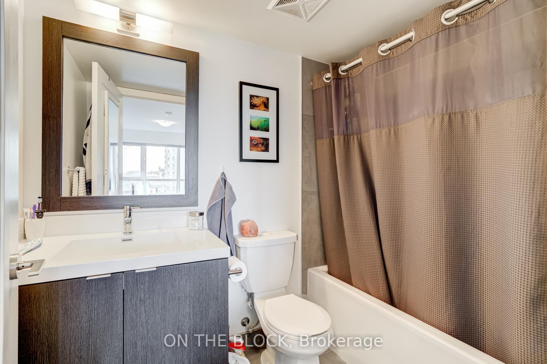 9 Mabelle Avenue Unit 418 photo 12
