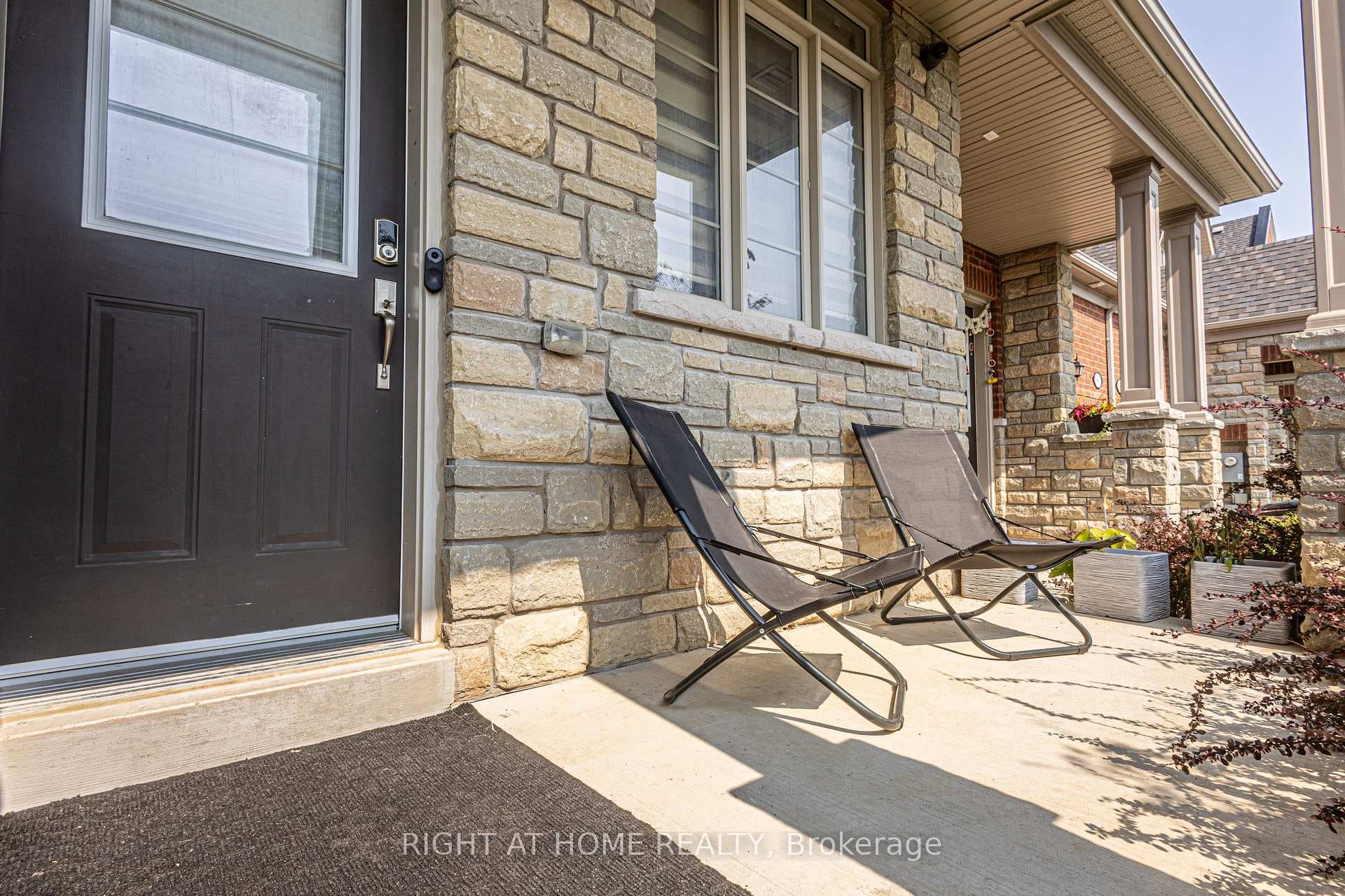 62 Workmens Circle photo 3