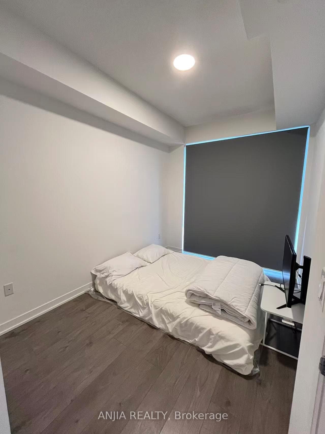 20 Richardson Street Unit 1401 photo 5
