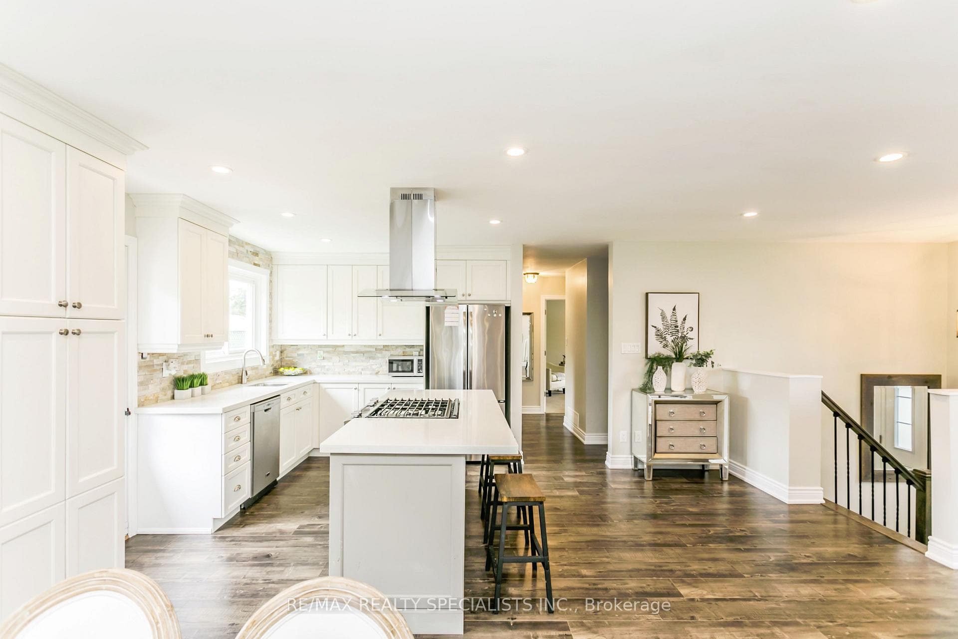 626 CHURCHILL Avenue photo 15
