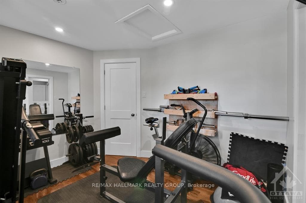 72 GLAMORGAN Drive photo 13