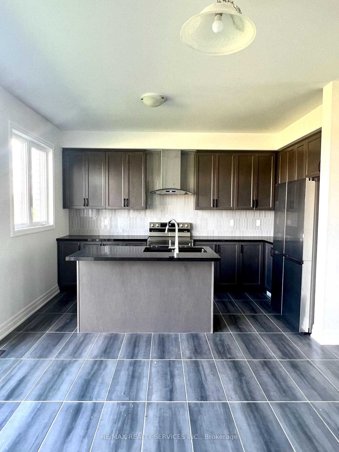 156 Union Boulevard photo 6