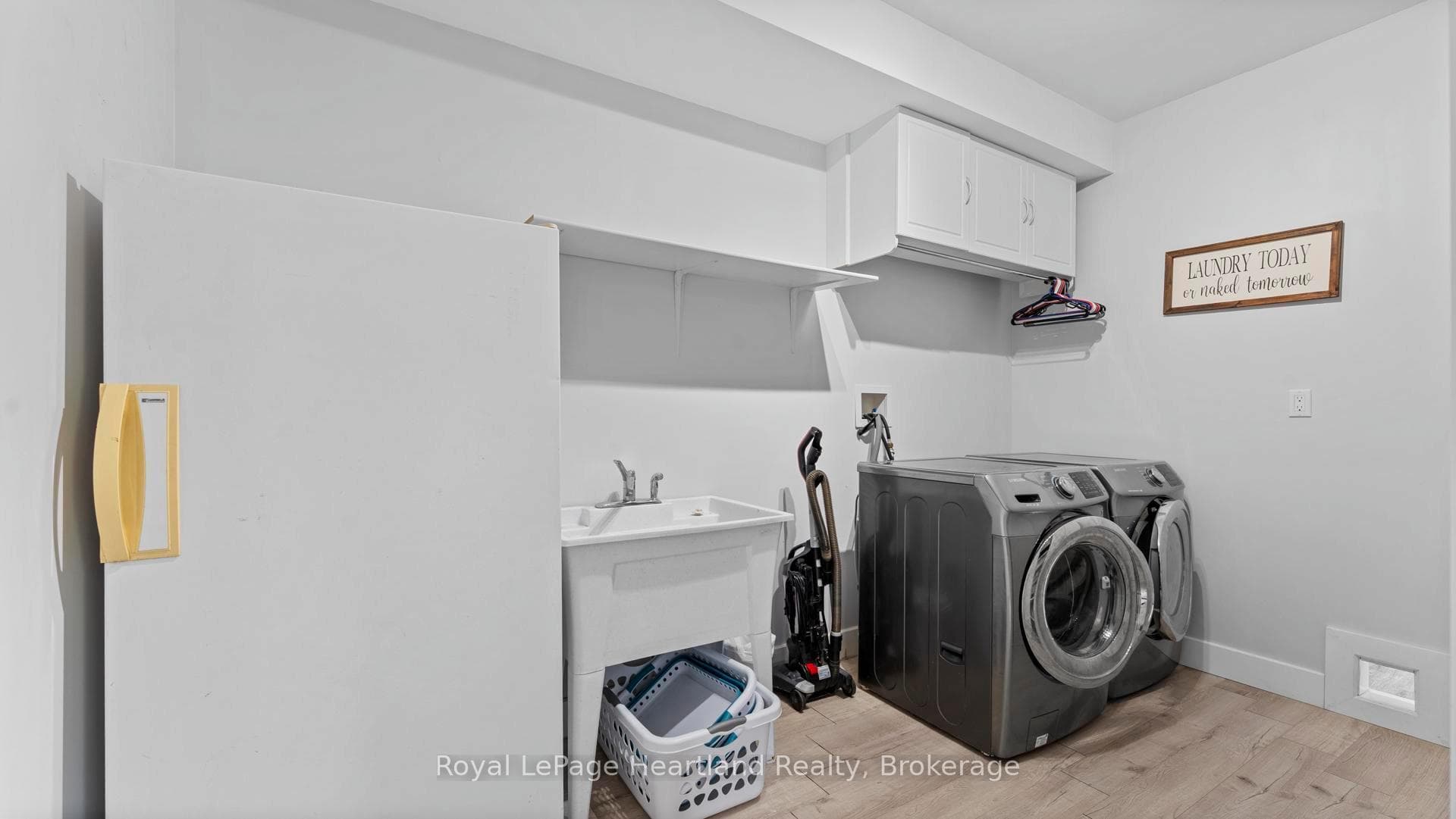 422 Willoughby Street photo 36