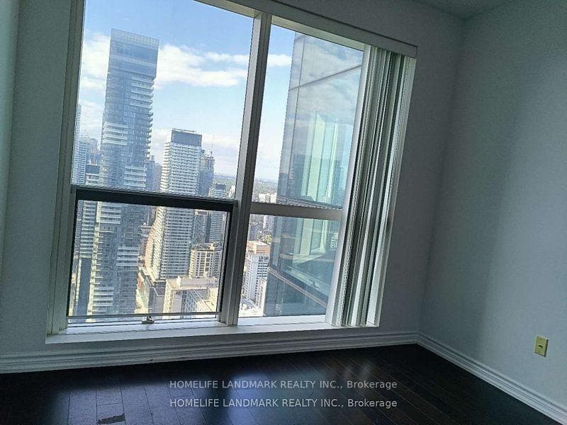 386 Yonge Street Unit 4616 photo 7