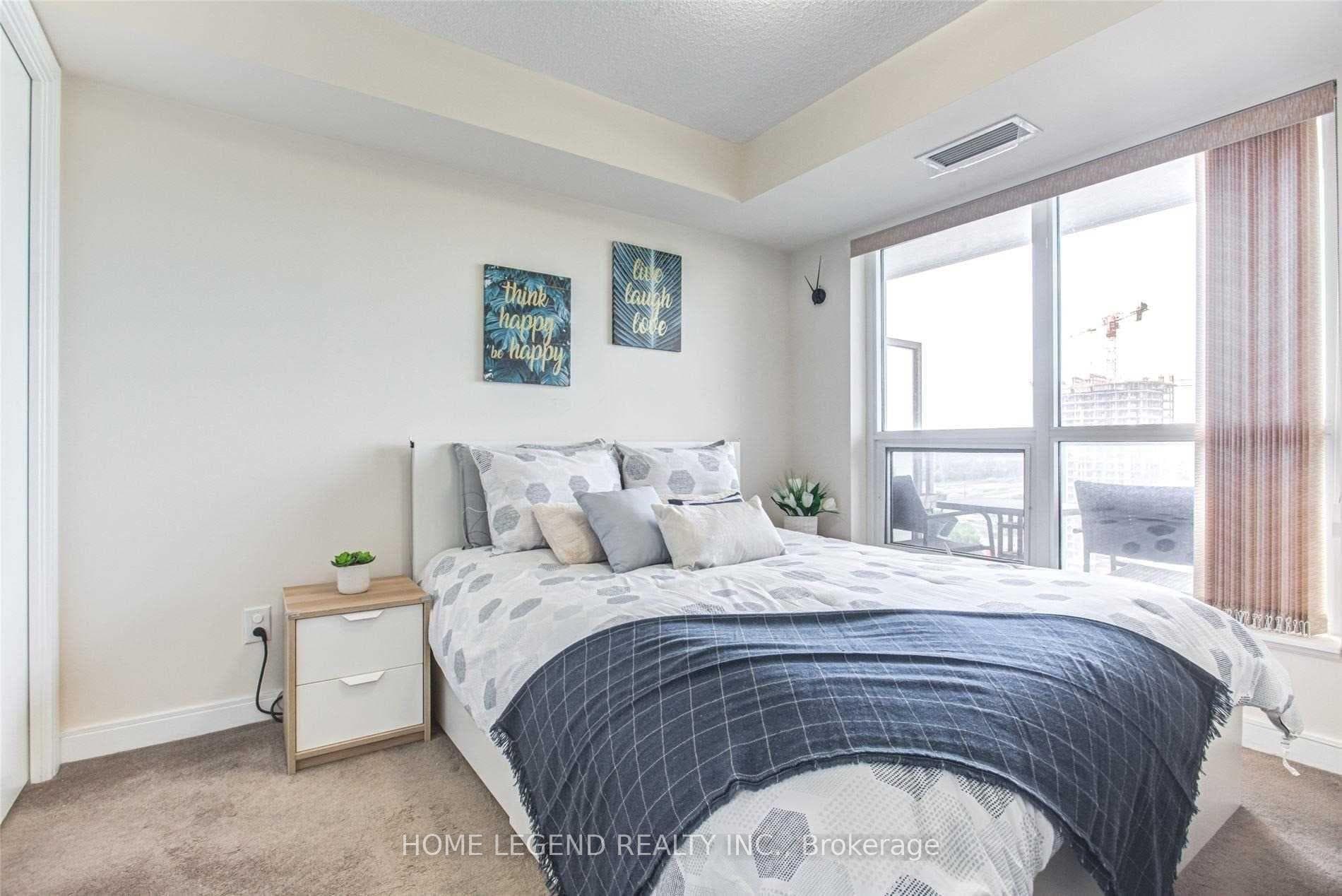 151 Village Green Square Unit 1706 photo 7