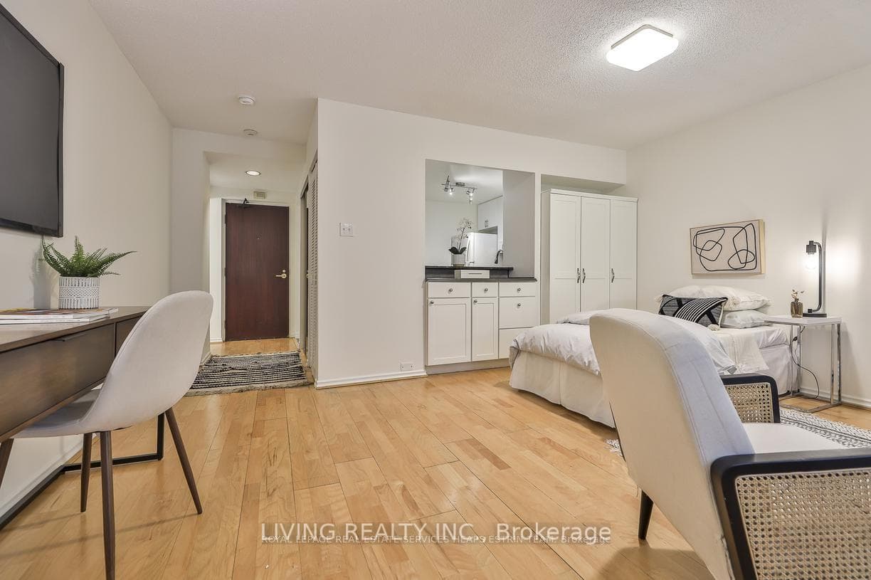 88 Charles Street Unit 409 photo 5