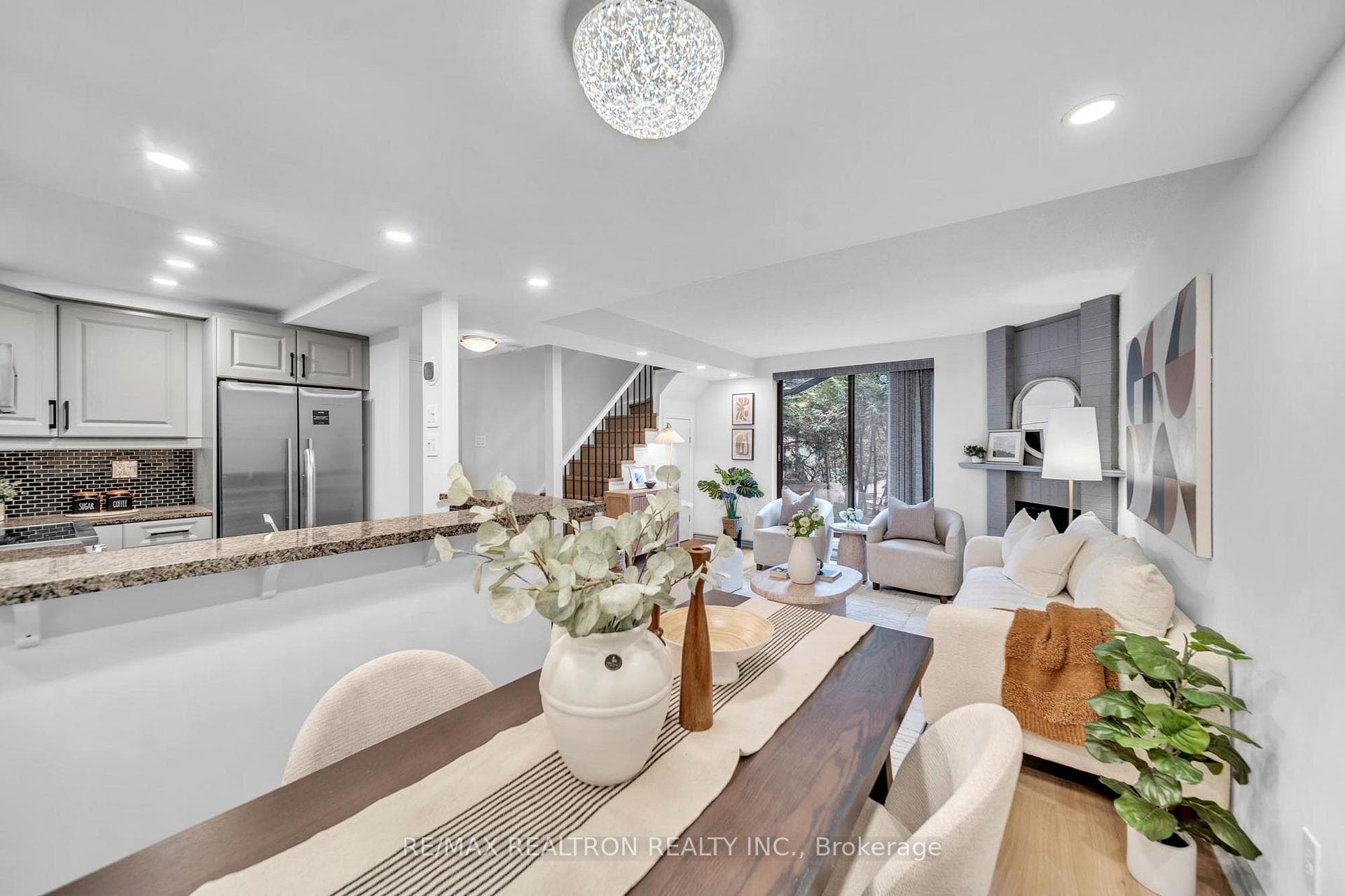 19 Dundonald Street Unit 204 photo 17