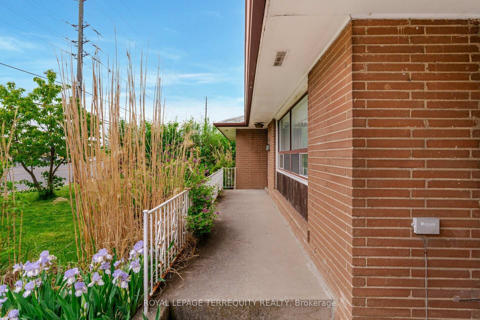 214 Dixon Road photo 4