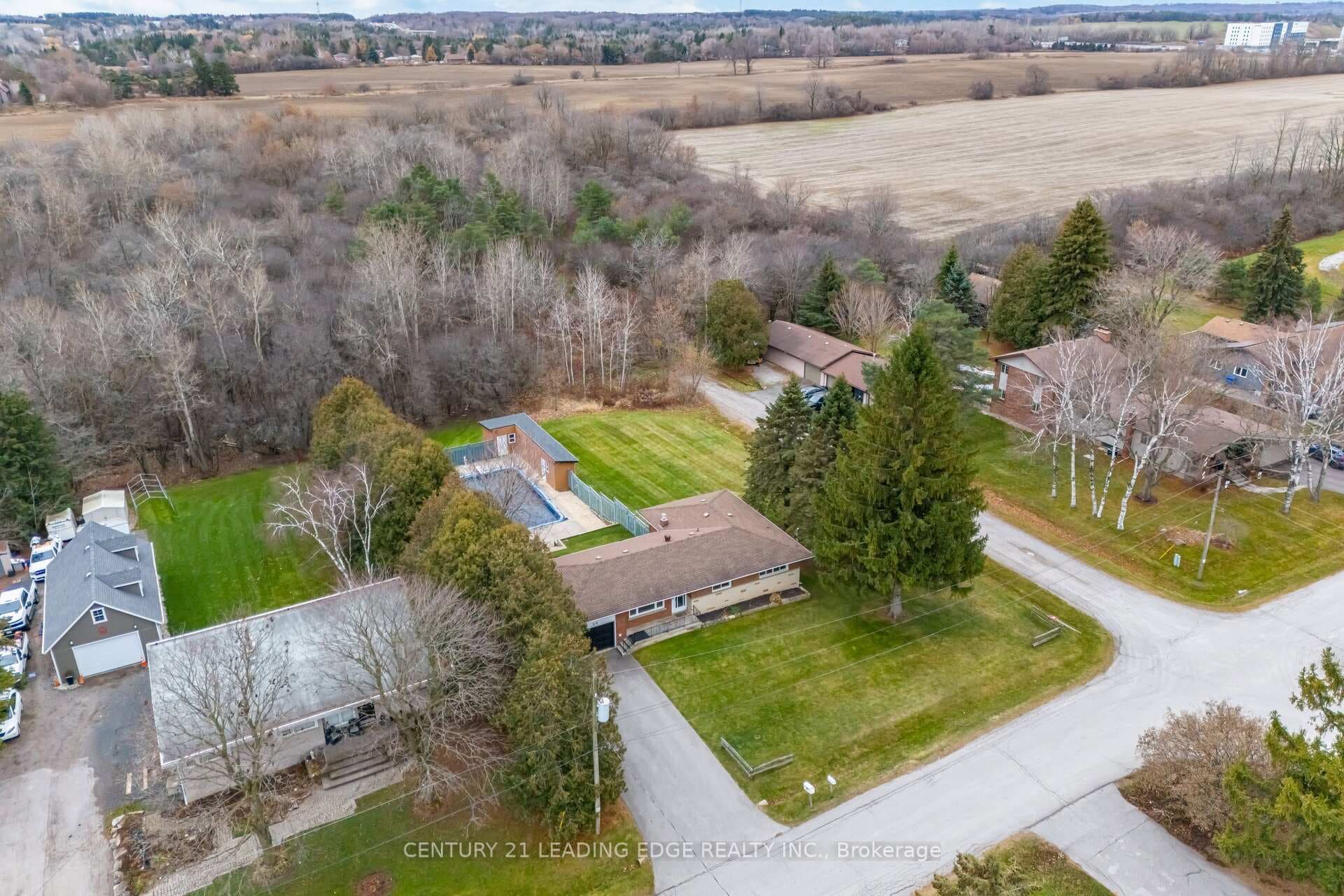 29 Joyce Boulevard photo 1